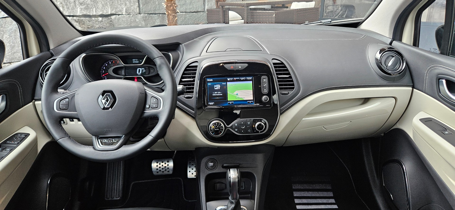 RENAULT Captur 1.2 T 16V Initiale Paris EDC-image-12