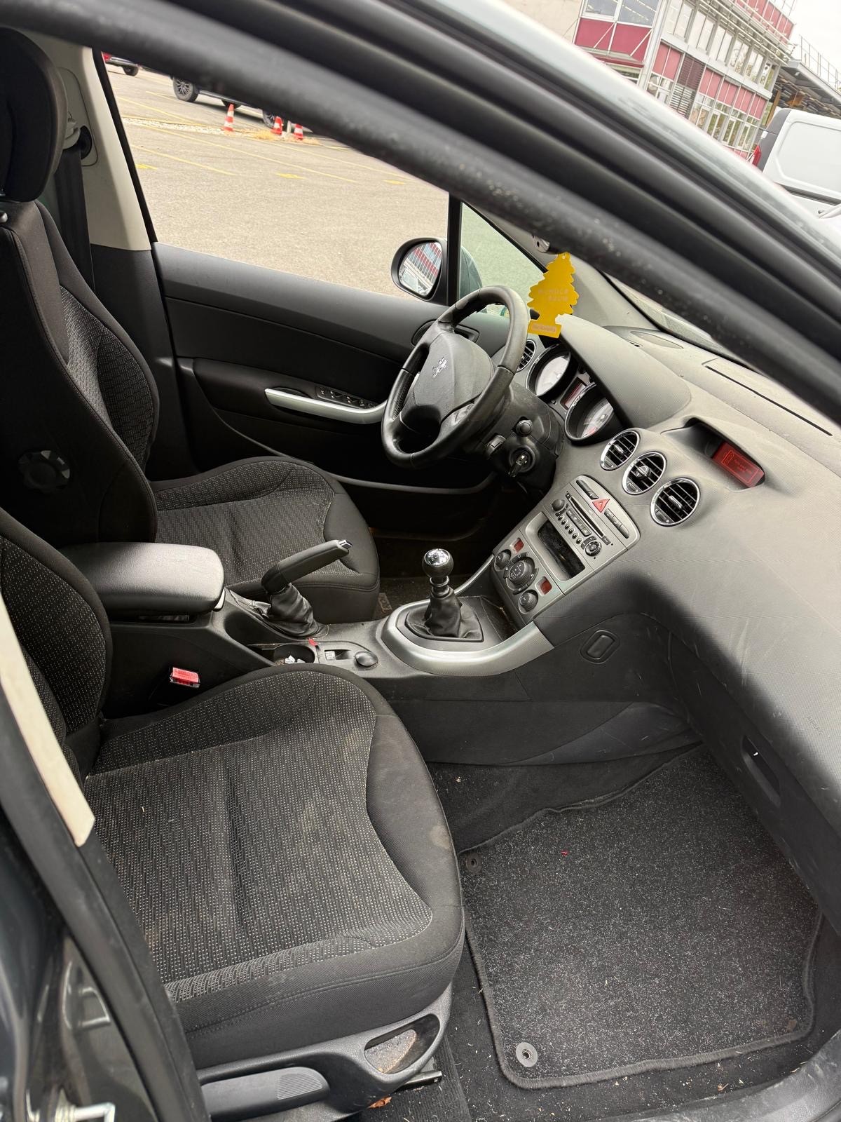 PEUGEOT 308 SW 2.0 HDI Sport Pack-image-4