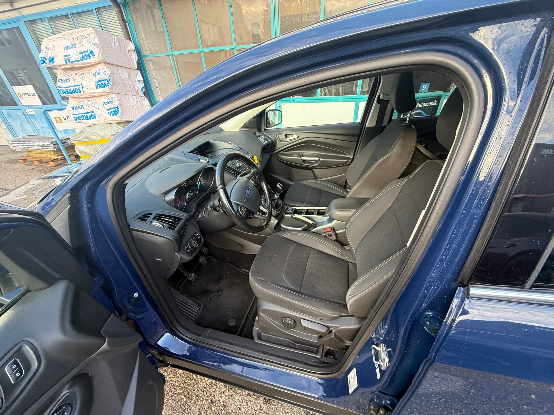 FORD Kuga 1.5 SCTi Vignale 2WD-image-8