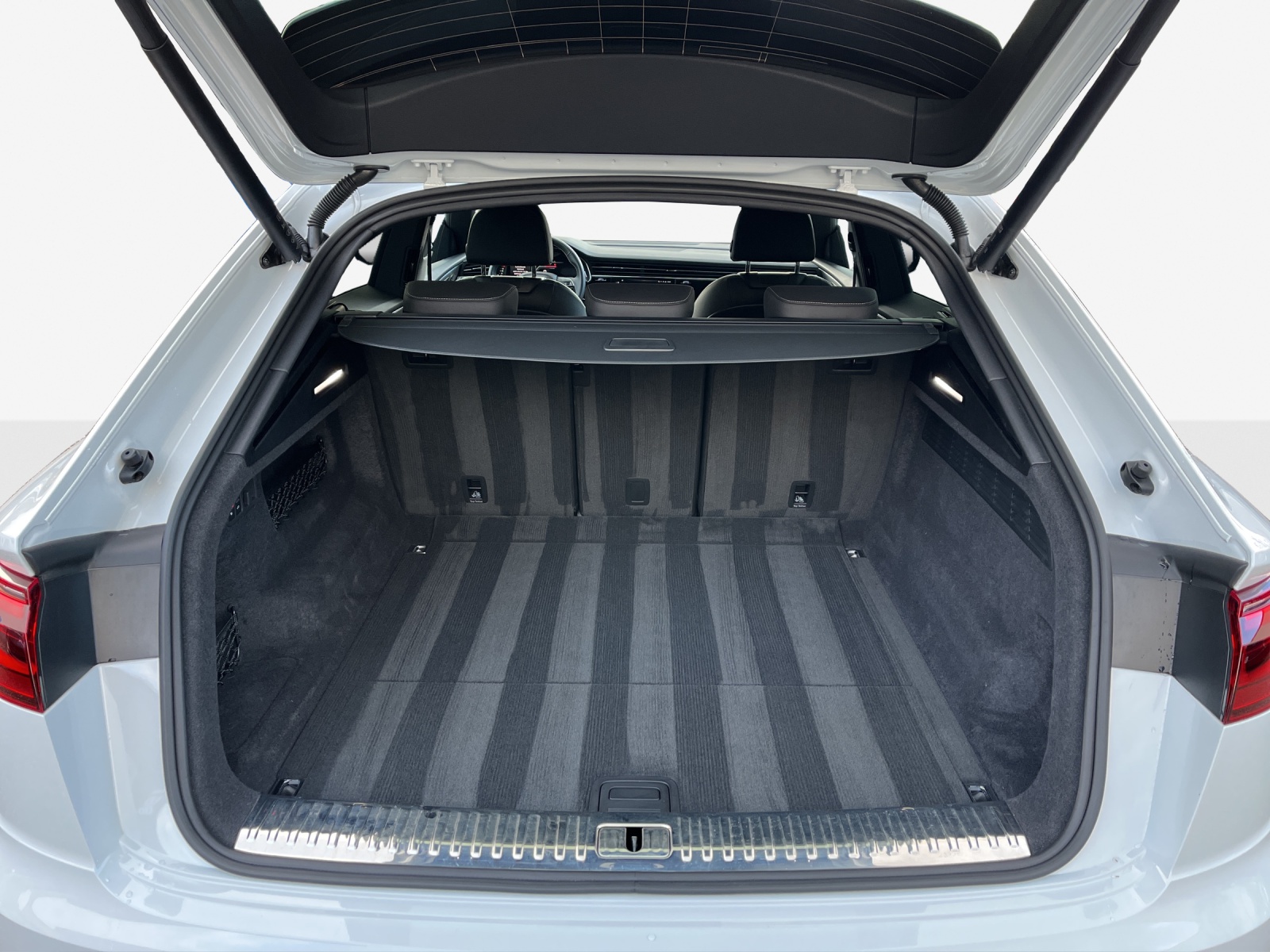 AUDI Q8 SUV 45 TDI quattro tiptronic-image-12