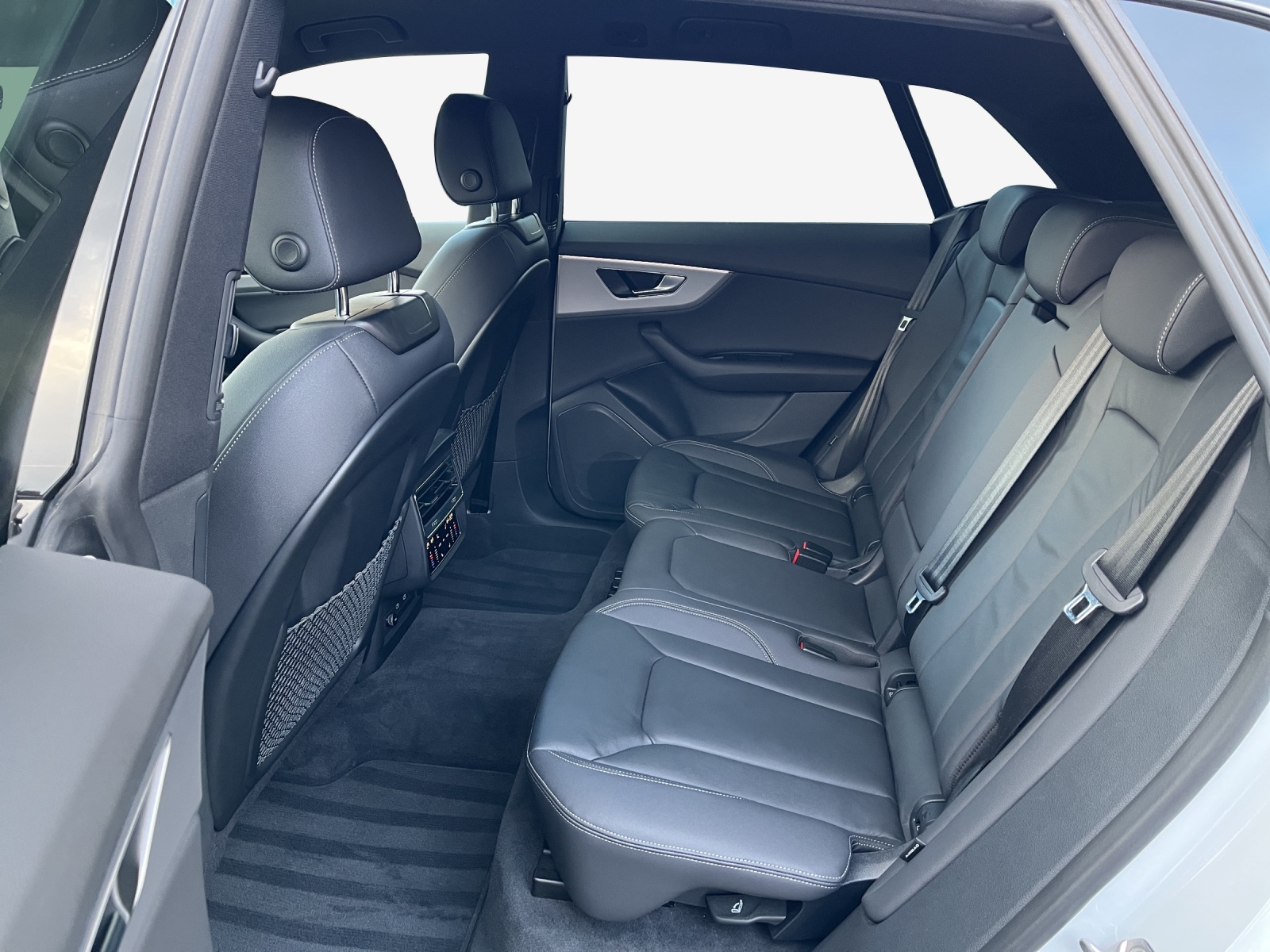 AUDI Q8 SUV 45 TDI quattro tiptronic-image-11