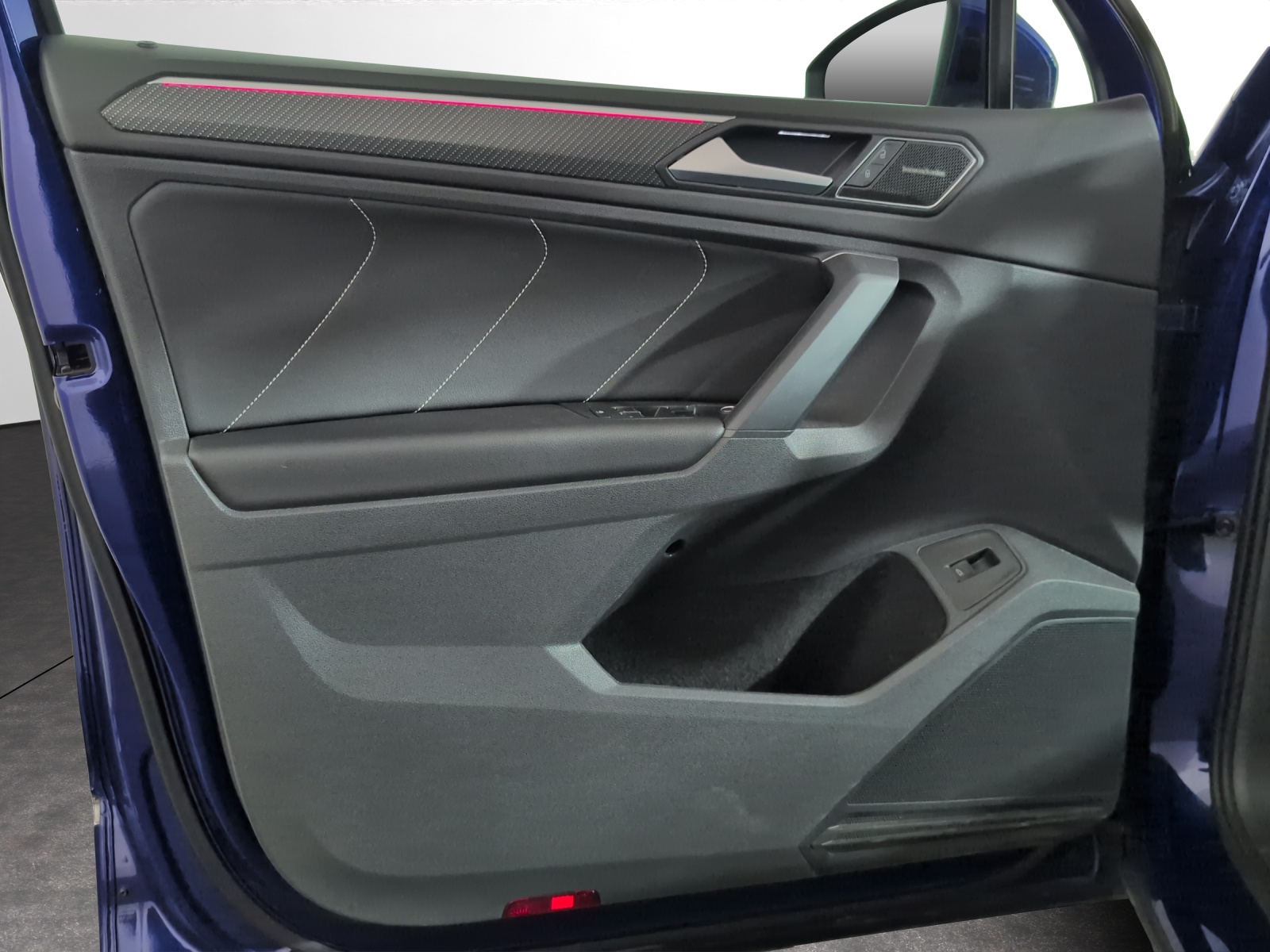 VW Tiguan 2.0TSI R-Line 4Motion DSG-image-13