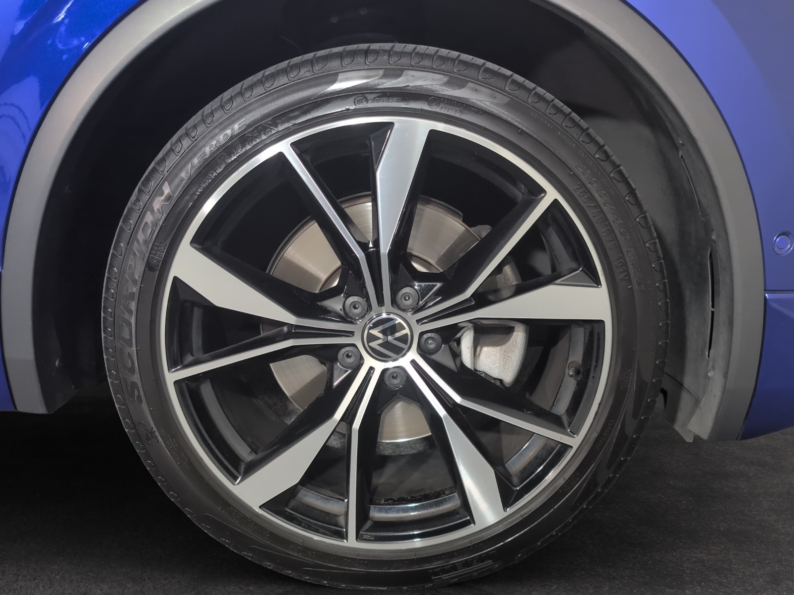 VW Tiguan 2.0TSI R-Line 4Motion DSG-image-4