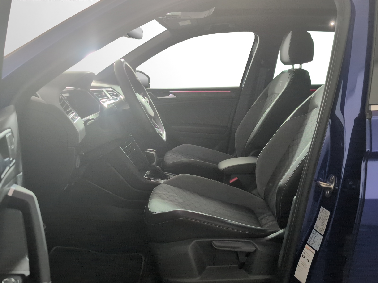 VW Tiguan 2.0TSI R-Line 4Motion DSG-image-5