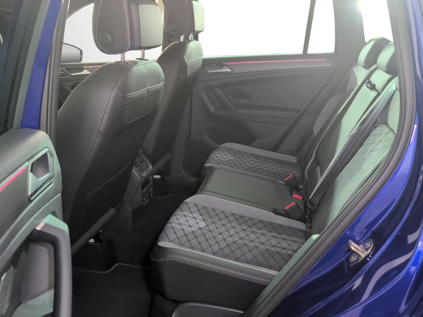 VW Tiguan 2.0TSI R-Line 4Motion DSG-image-7