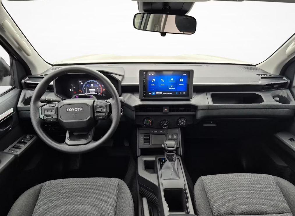 TOYOTA Hilux Double Cab.-Pick-up 2.8 D-4D MHEV 204 Active-image-2