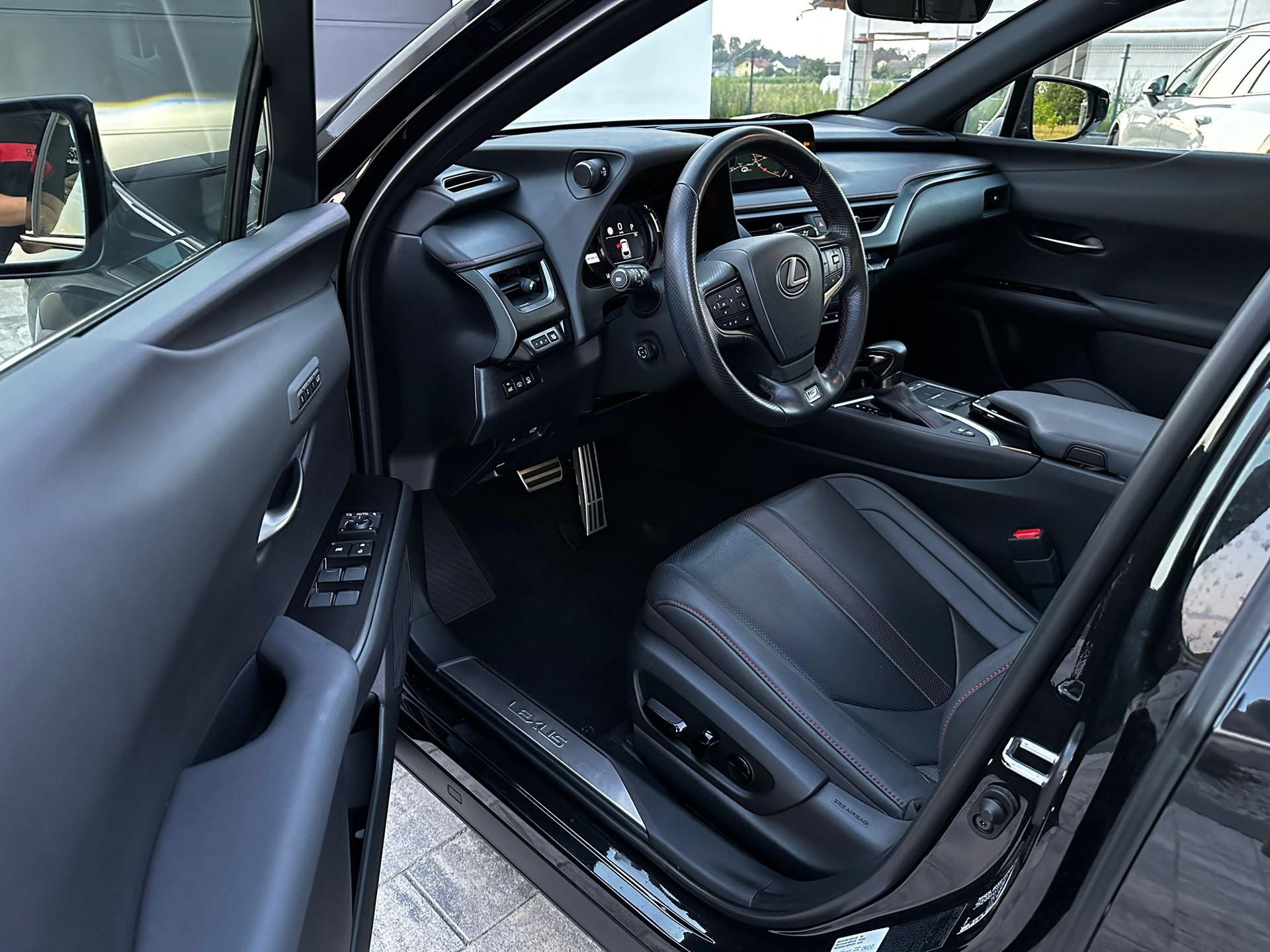 LEXUS 250h F-Sport-image-4