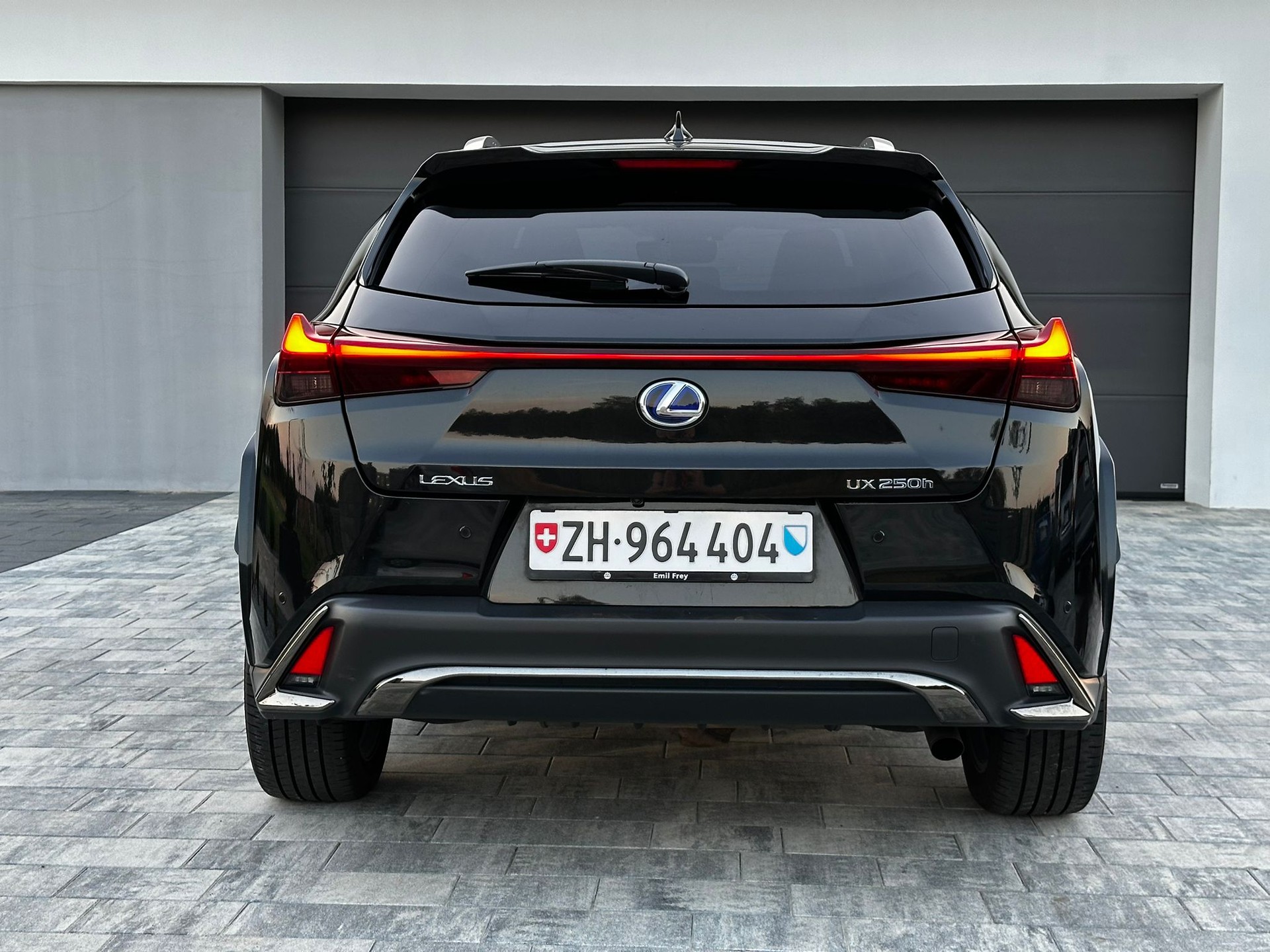 LEXUS 250h F-Sport-image-3