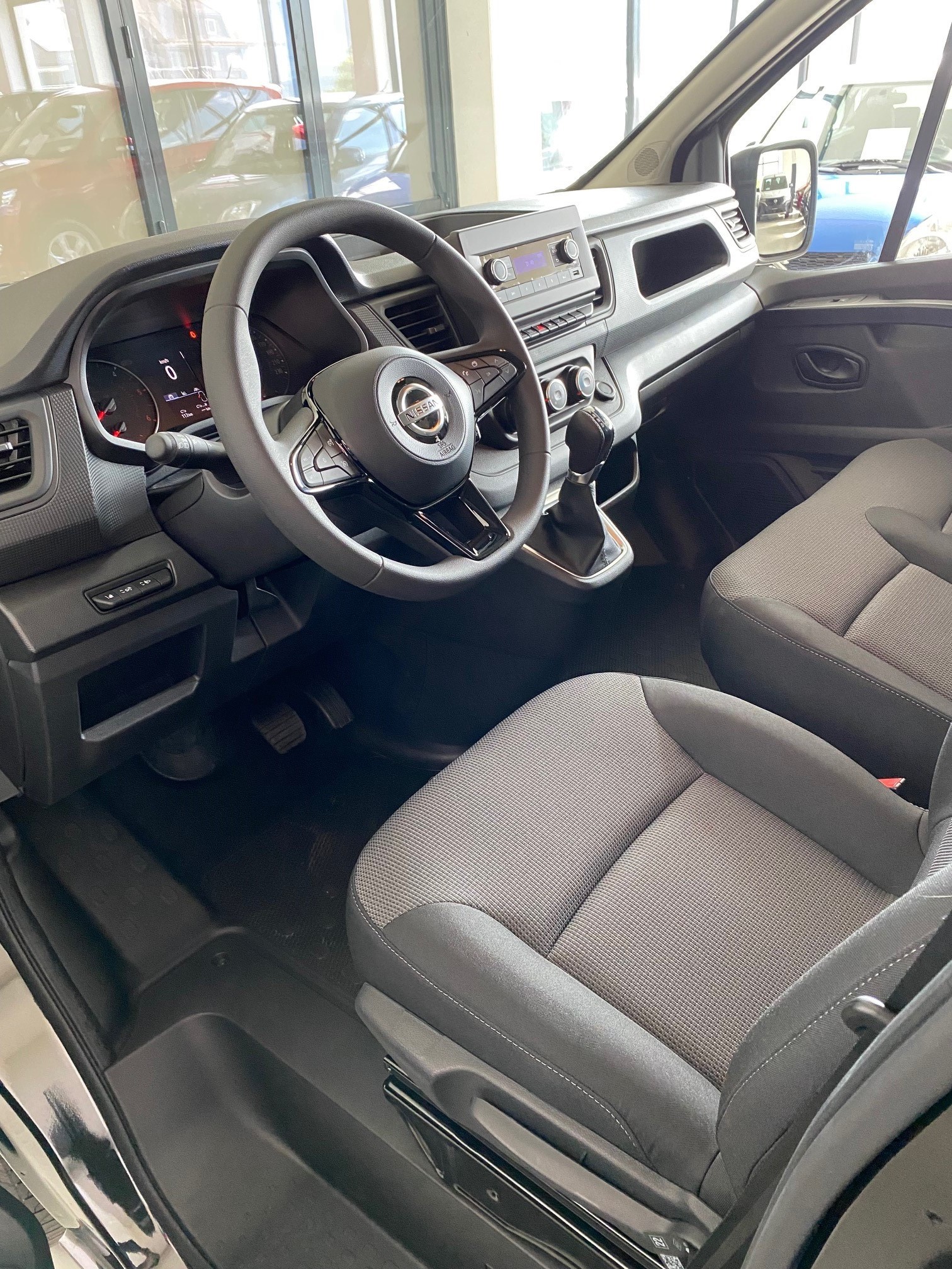 NISSAN Primastarr Kombi 2.8 t L1 H1 2.0 dCi 170 Acenta 9P-image-9