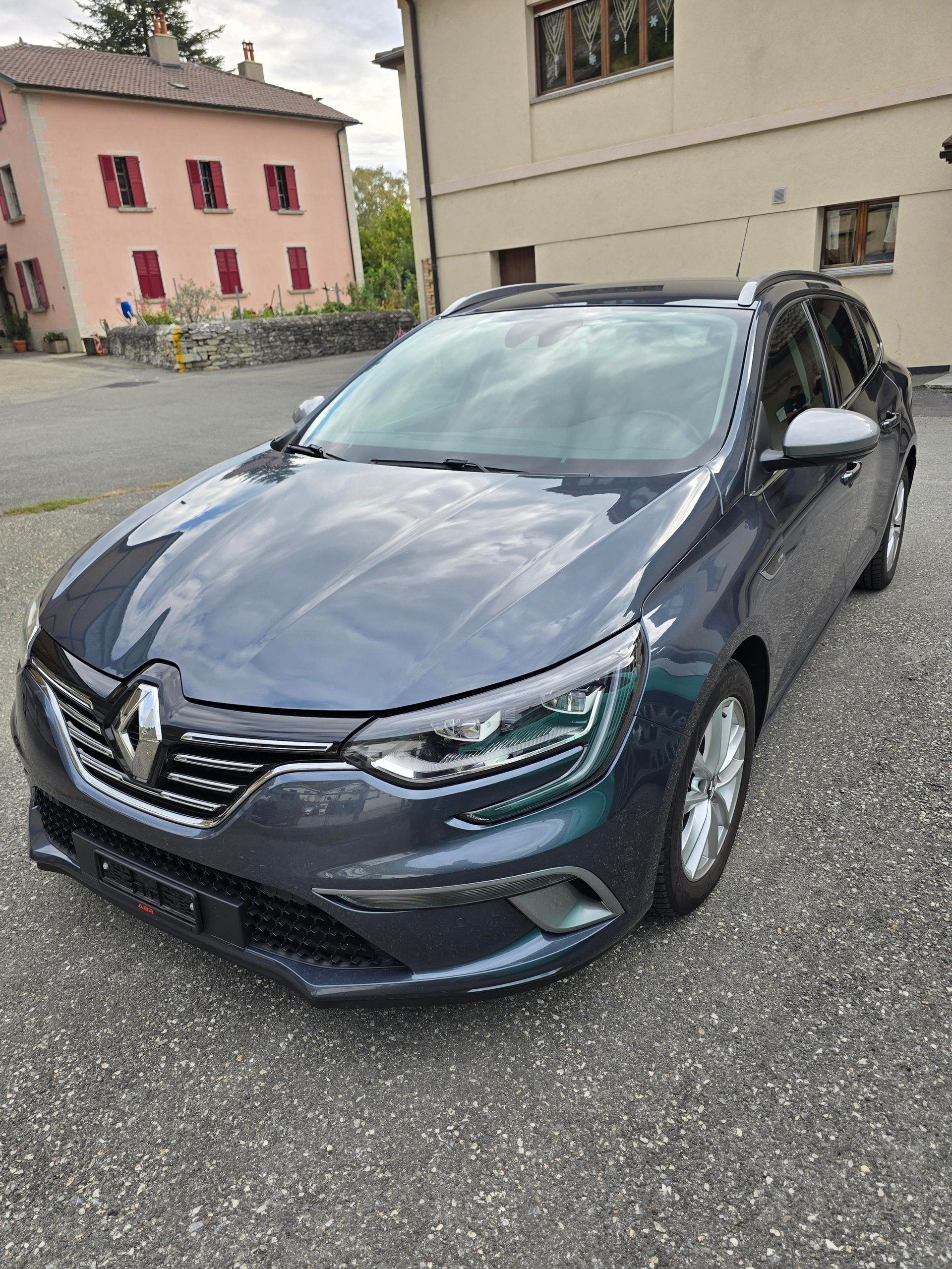 RENAULT 1.2 TCe 130 GT Line-image-0