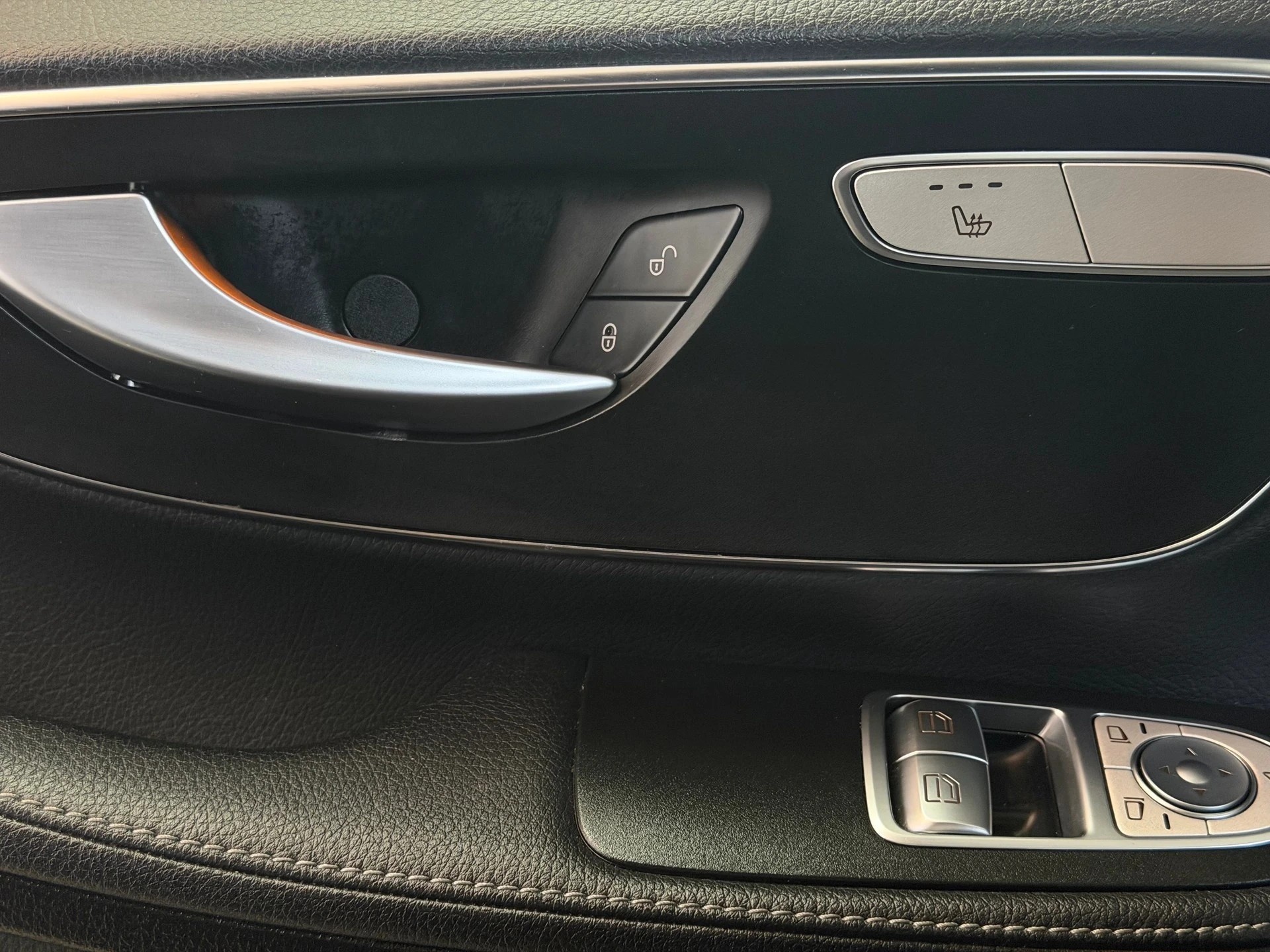 MERCEDES-BENZ V 300 d extralang Avantgarde 9G-Tronic | Ab MFK 01.2026 | Mercedes Garantie | Elektrische Türen L+R | 8-Plätzer-image-22