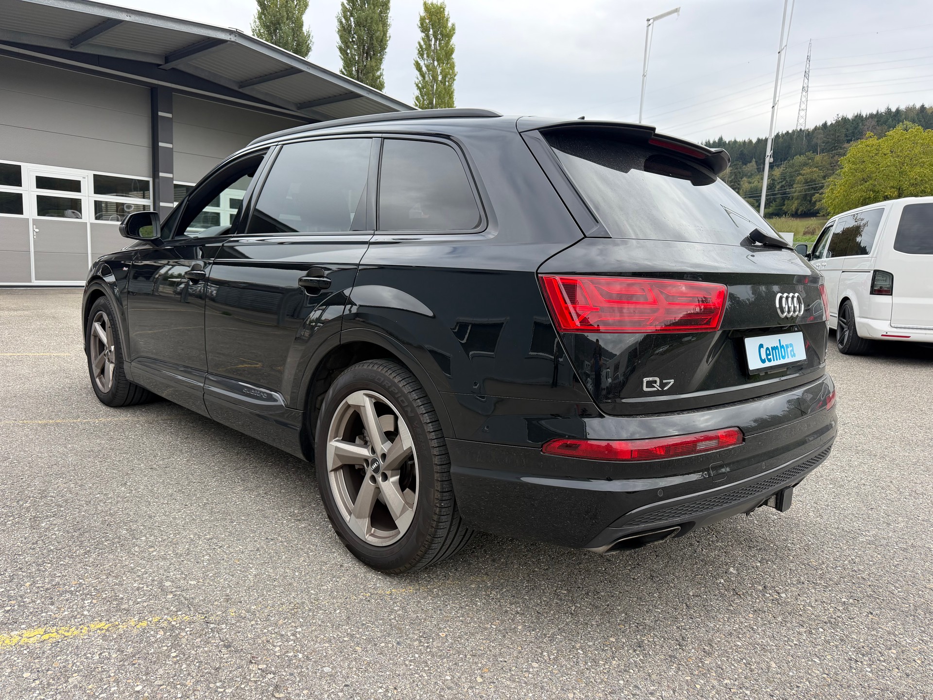 AUDI S-LINE !! Q7 3.0 TFSI " 2018" QUATTRO MIT 7 SITZPLÄTZE" TIPTRONIC 333 PS BENZIN. AB MFK. AB SERVICE. MIT AHK 3500 KG .-image-14