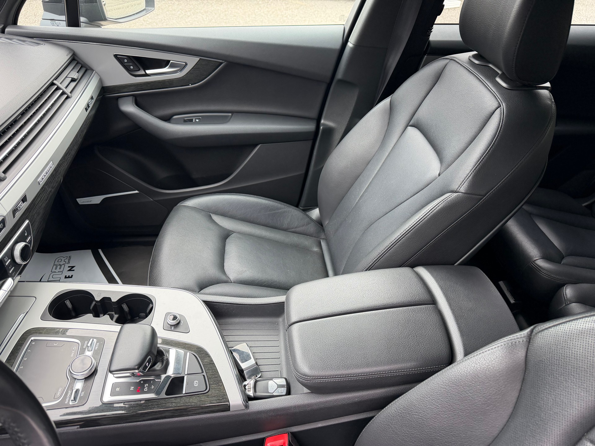 AUDI S-LINE !! Q7 3.0 TFSI " 2018" QUATTRO MIT 7 SITZPLÄTZE" TIPTRONIC 333 PS BENZIN. AB MFK. AB SERVICE. MIT AHK 3500 KG .-image-9