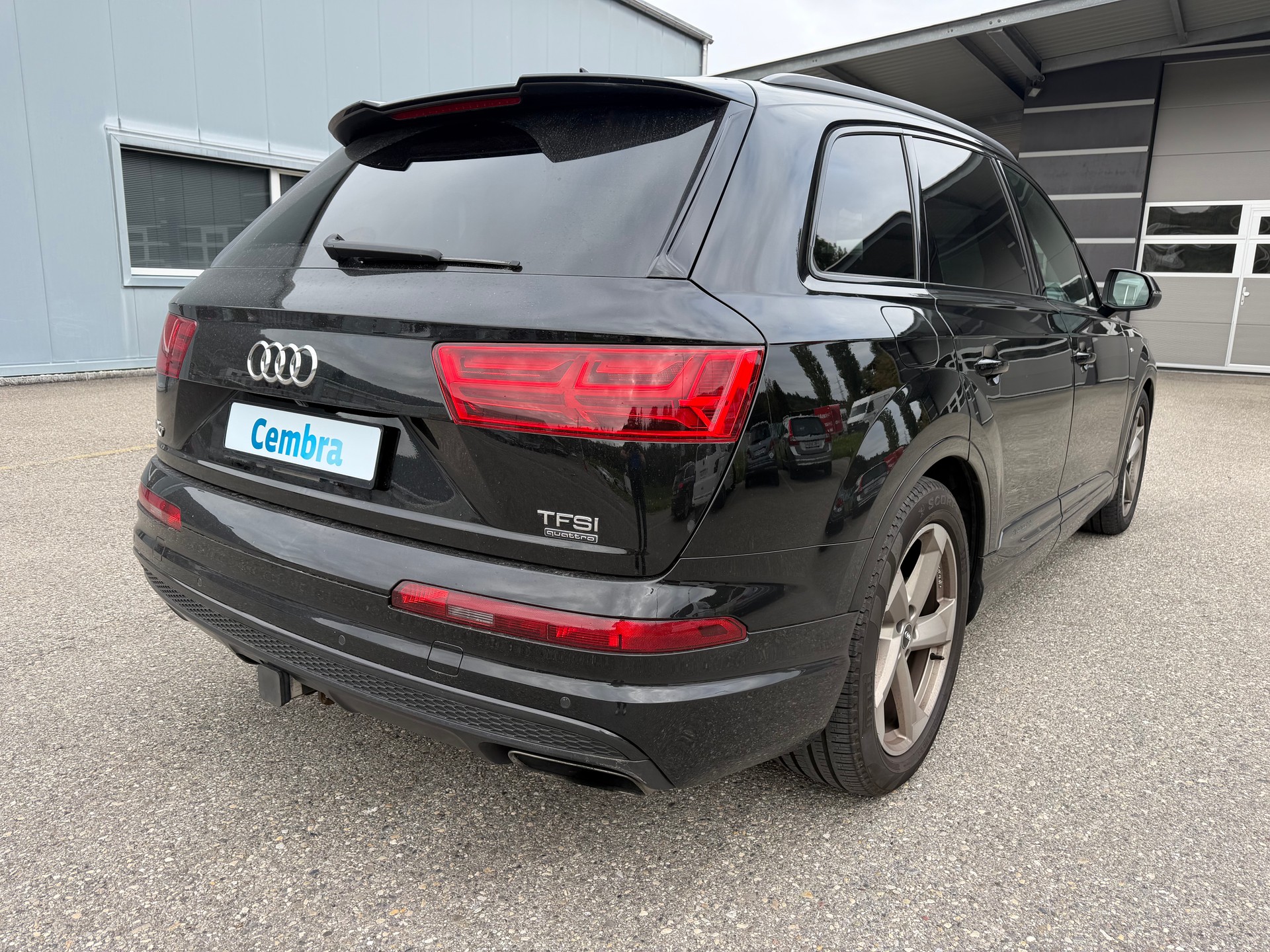 AUDI S-LINE !! Q7 3.0 TFSI " 2018" QUATTRO MIT 7 SITZPLÄTZE" TIPTRONIC 333 PS BENZIN. AB MFK. AB SERVICE. MIT AHK 3500 KG .-image-1