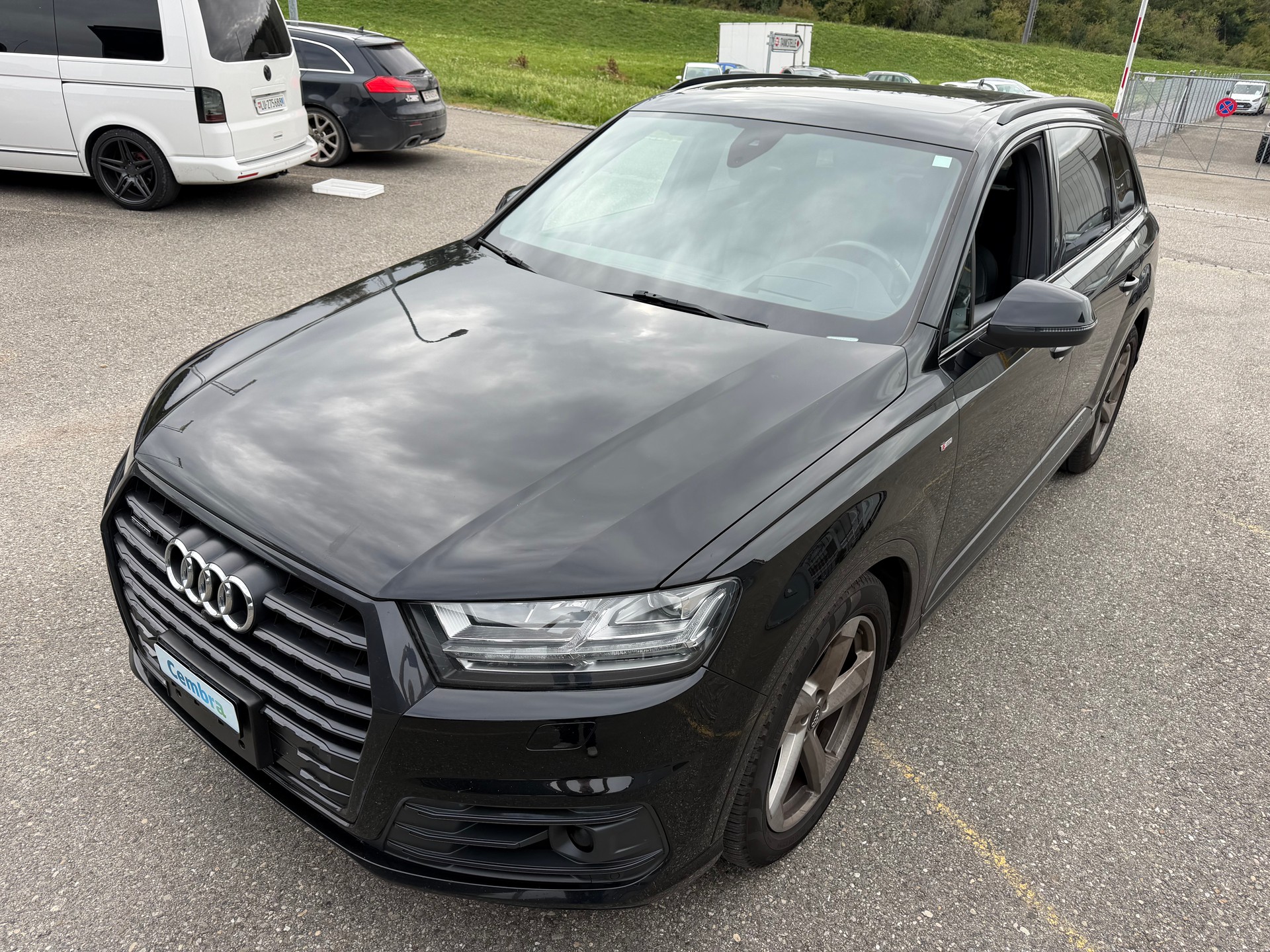 AUDI S-LINE !! Q7 3.0 TFSI " 2018" QUATTRO MIT 7 SITZPLÄTZE" TIPTRONIC 333 PS BENZIN. AB MFK. AB SERVICE. MIT AHK 3500 KG .-image-5