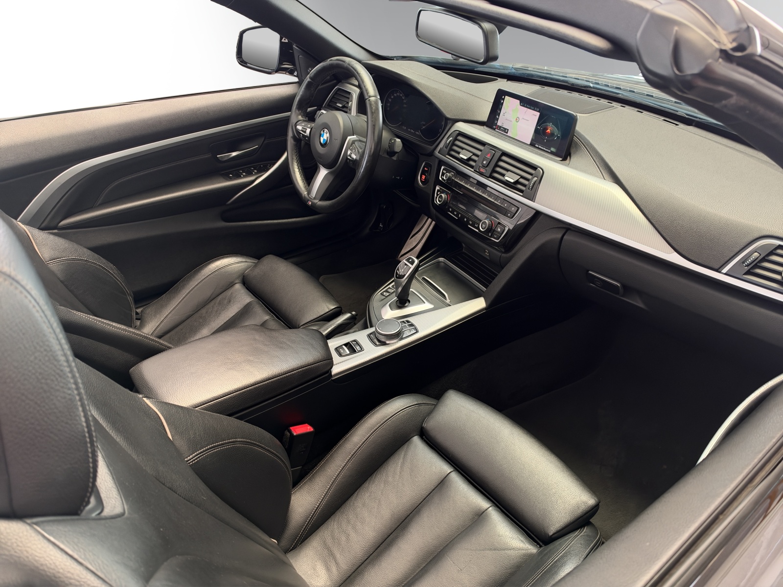 BMW 440i Cabriolet xDrive M Sport Steptronic-image-17