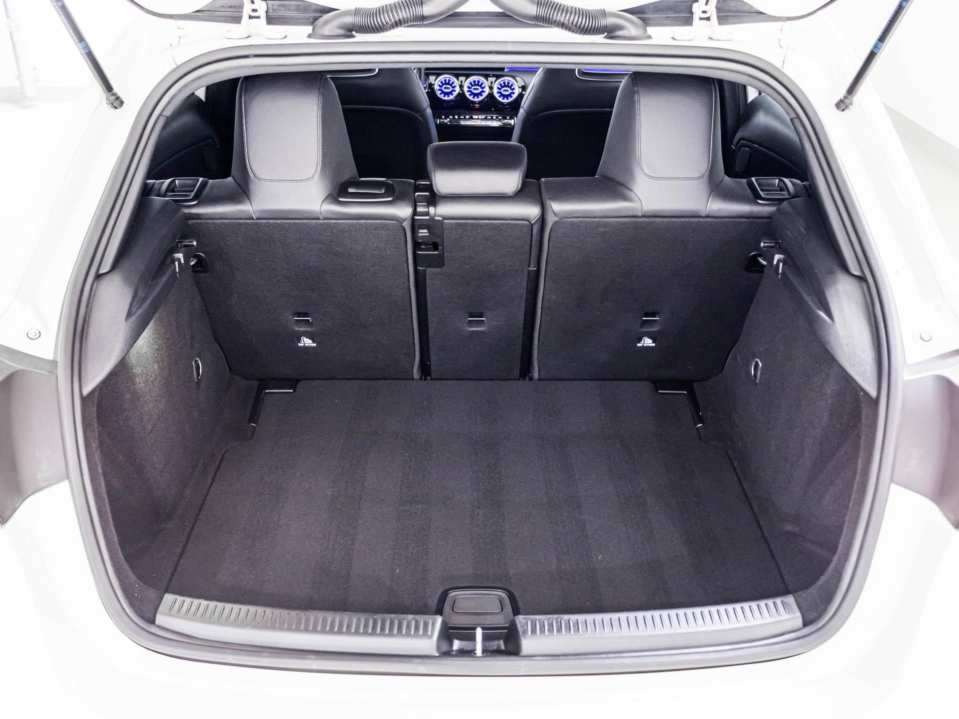 MERCEDES-BENZ A 200-image-11