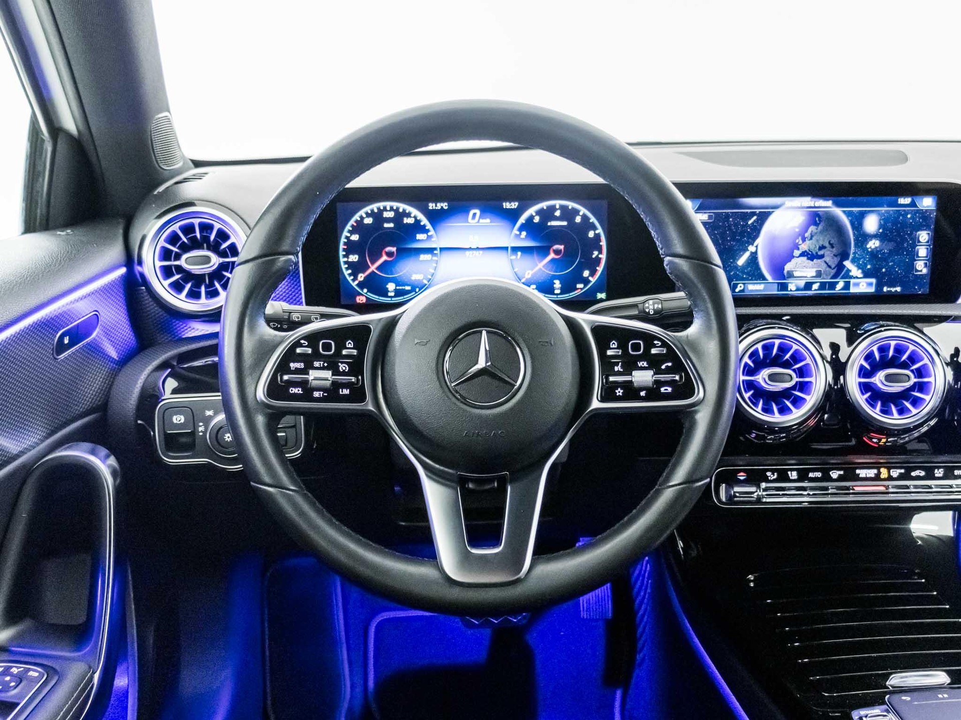 MERCEDES-BENZ A 200-image-9