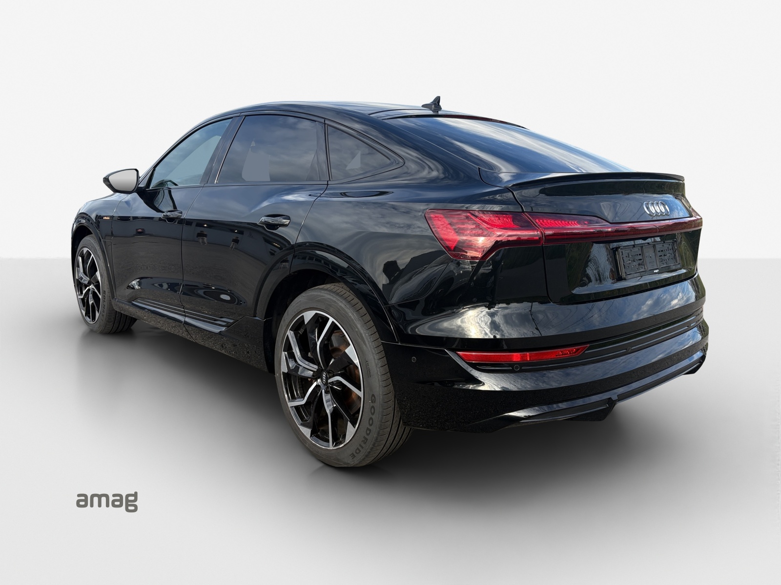 AUDI e-tron 55 Sportback S Line quattro-showroom-element-2