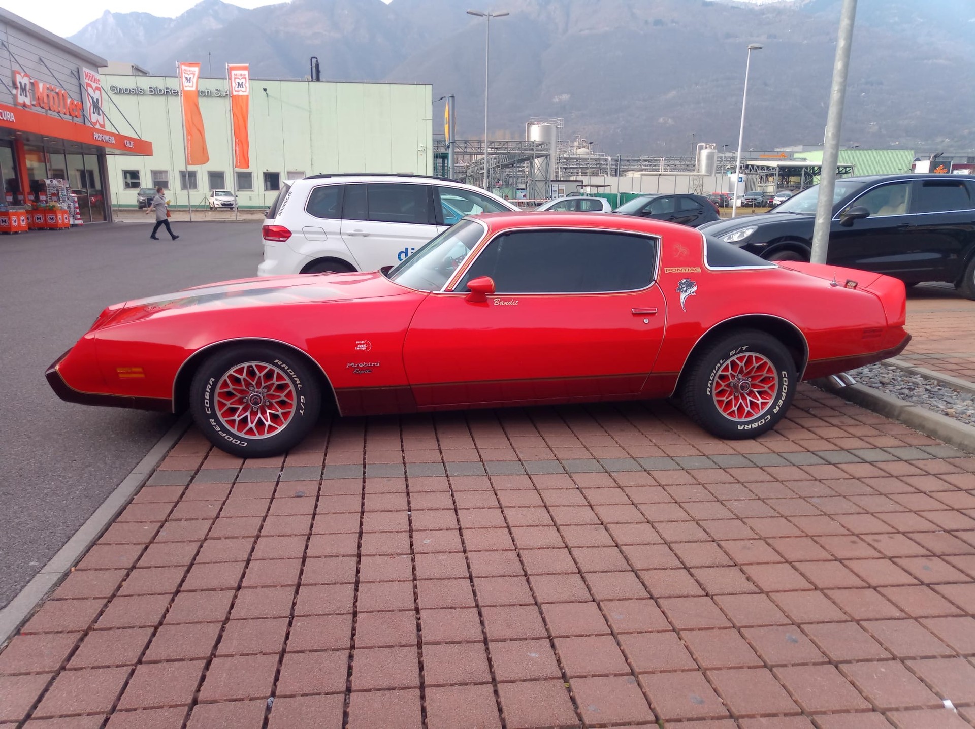 PONTIAC Esprit-image-2
