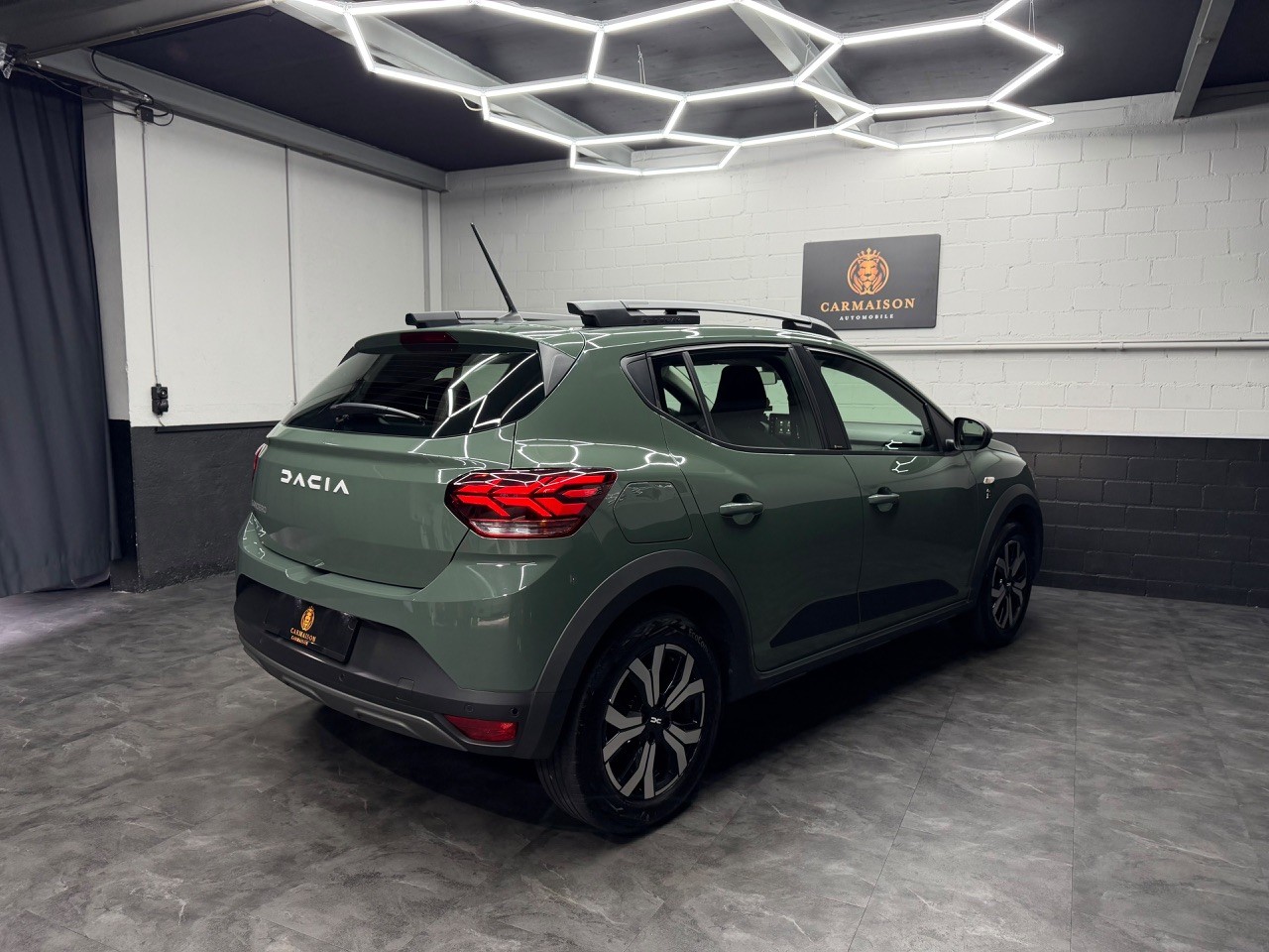 DACIA Sandero Stepway TCe 110 Expression | CH-Auto | Rückfahrkamera | 1. Hand | Tempomat | Winter Paket-image-8