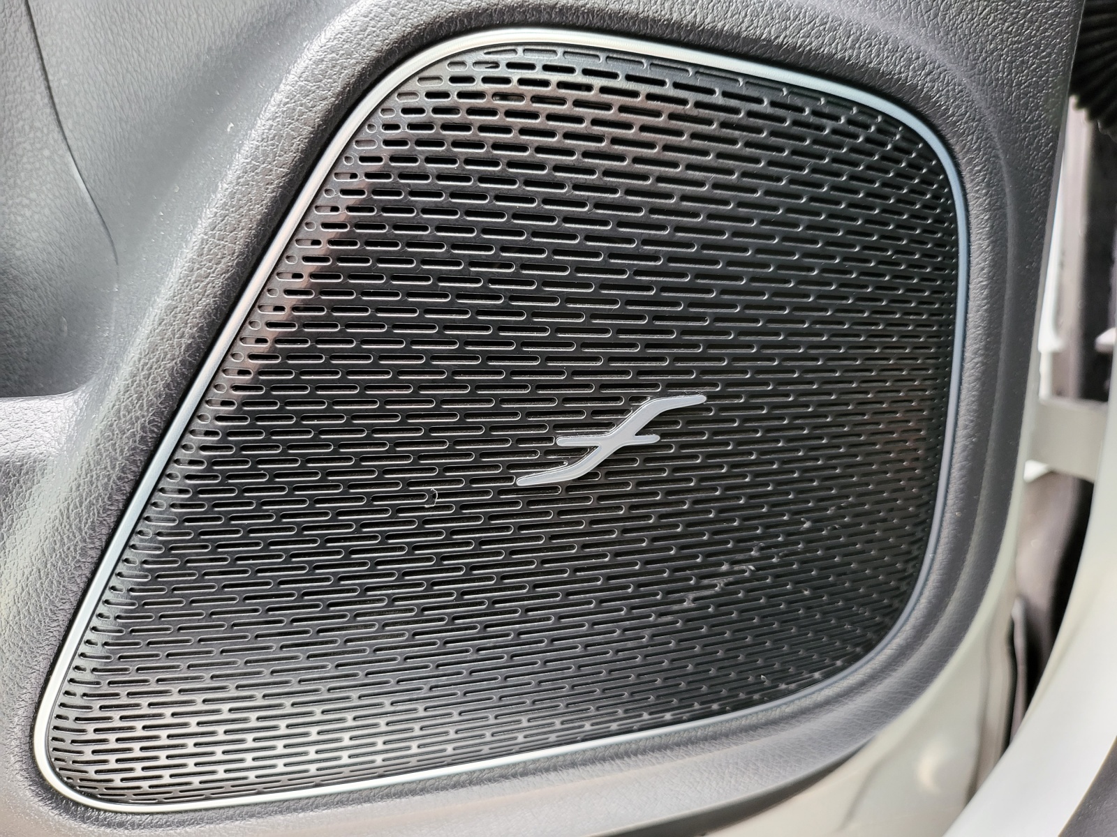 MERCEDES-BENZ GLA 45 S AMG 4Matic+ 8G-Speedshift DCT-image-14