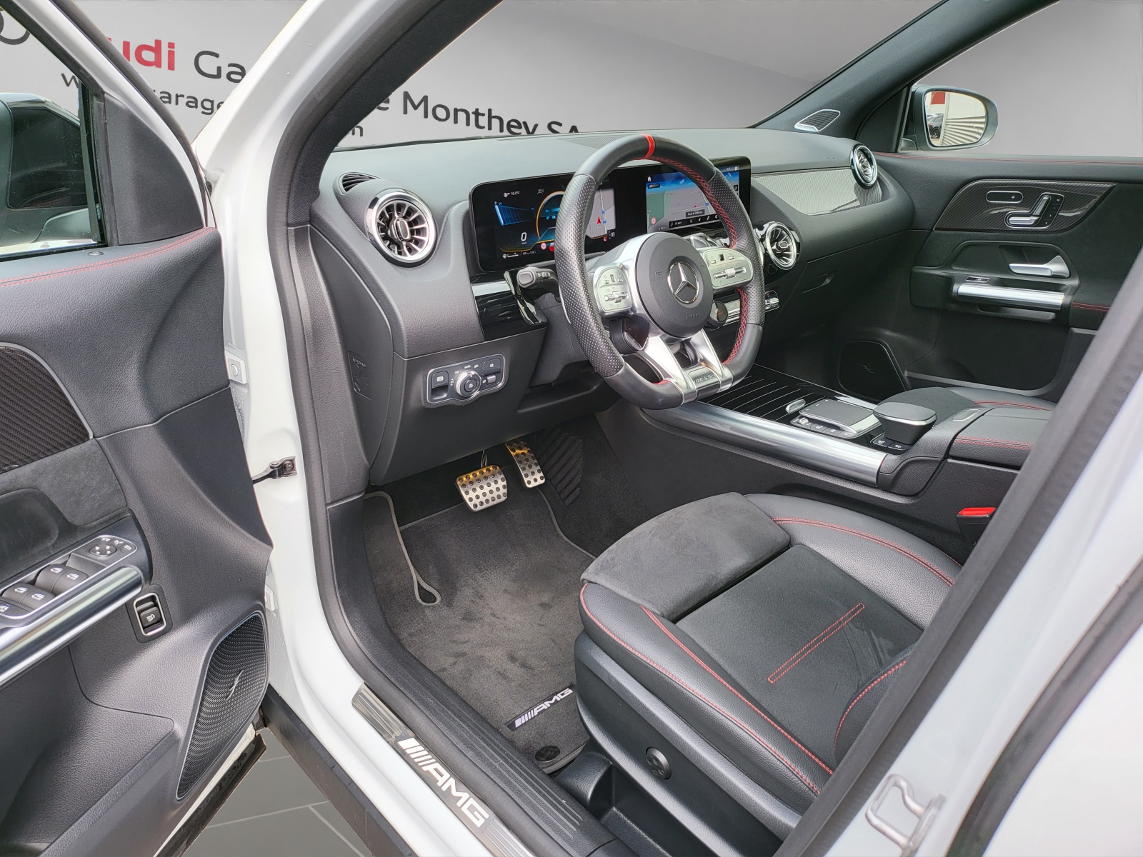 MERCEDES-BENZ GLA 45 S AMG 4Matic+ 8G-Speedshift DCT-image-5