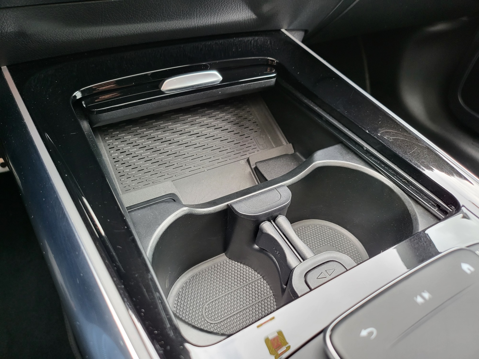 MERCEDES-BENZ GLA 45 S AMG 4Matic+ 8G-Speedshift DCT-image-12