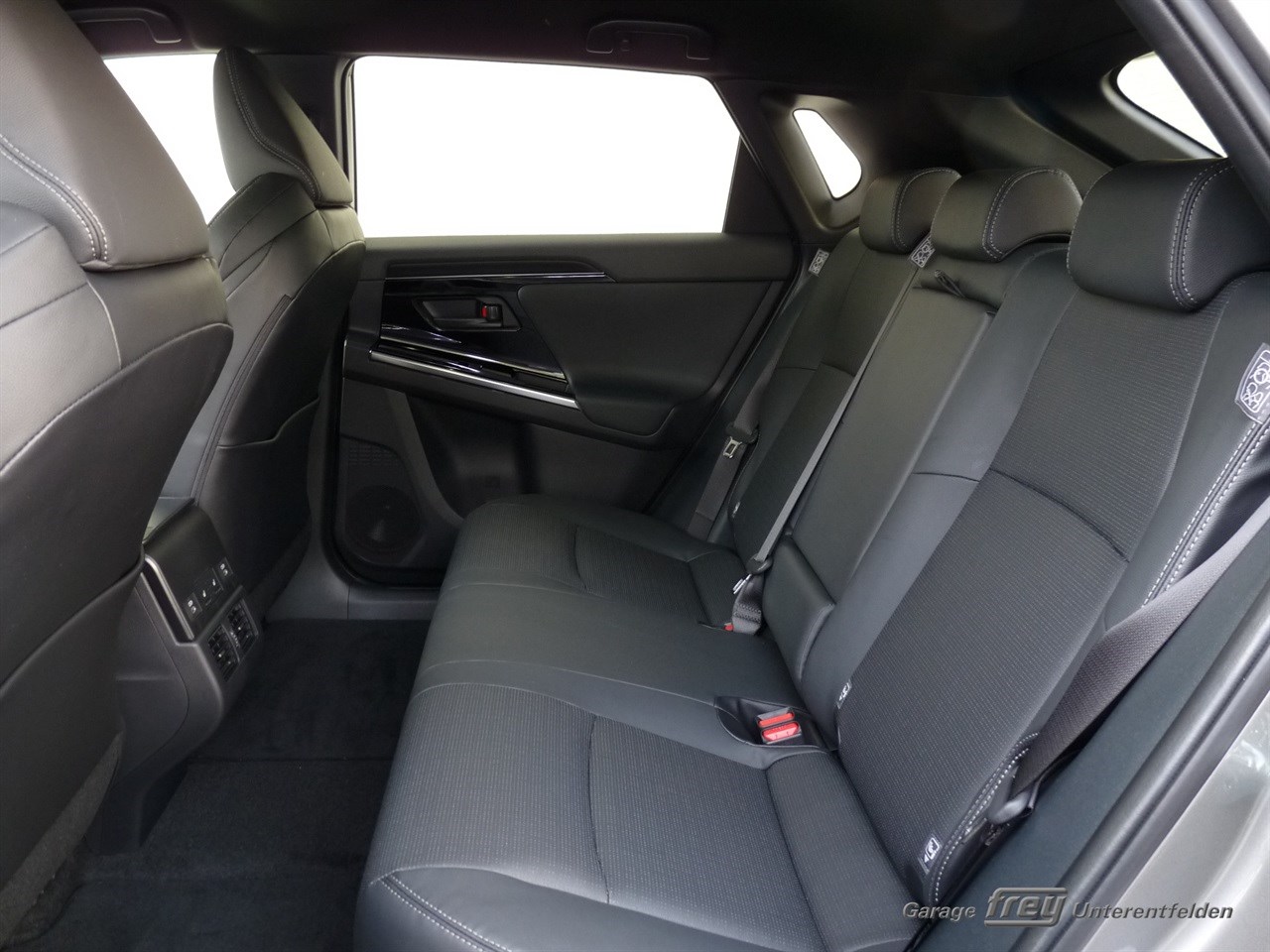 TOYOTA bZ4X Premium 71,4 kWh 4WD-image-14