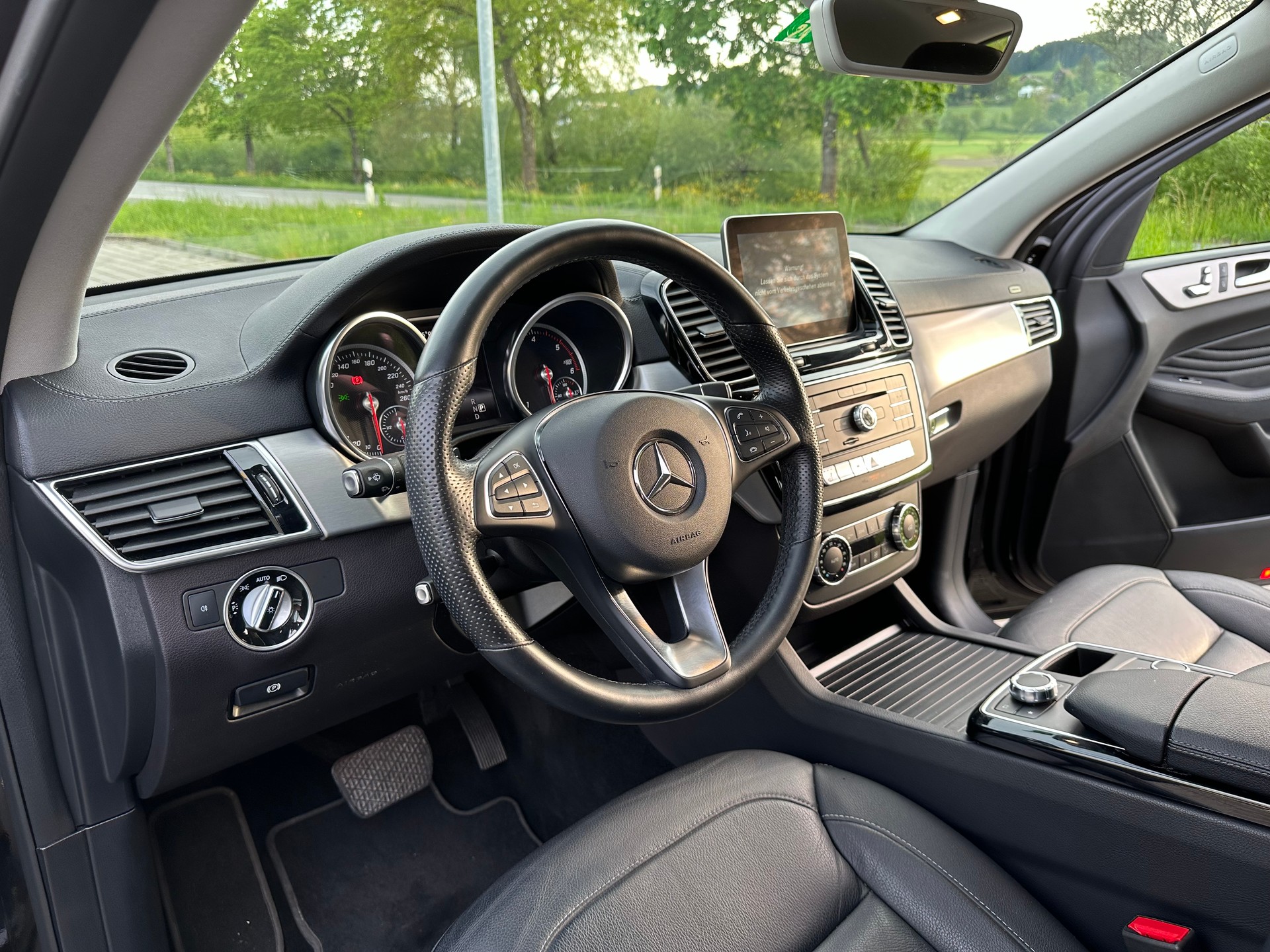 MERCEDES-BENZ GLE 350 d 4Matic 9G-Tronic-image-10