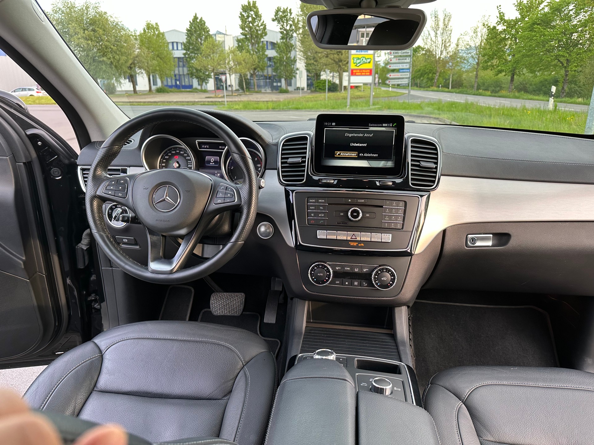 MERCEDES-BENZ GLE 350 d 4Matic 9G-Tronic-image-11