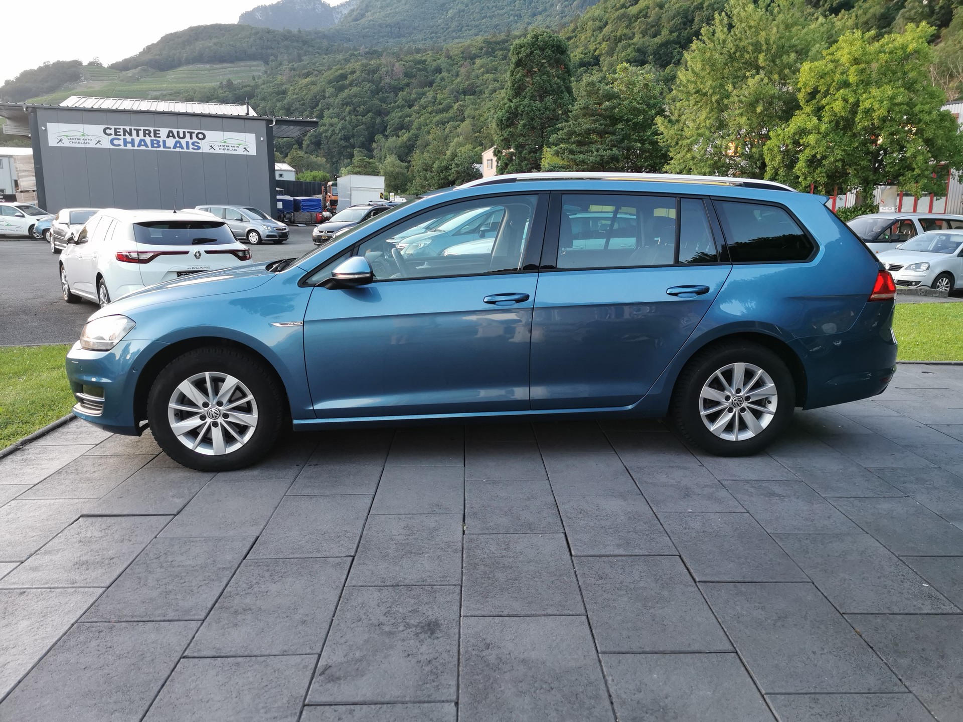 VW Golf Variant 1.4 TSI Lounge DSG-image-8