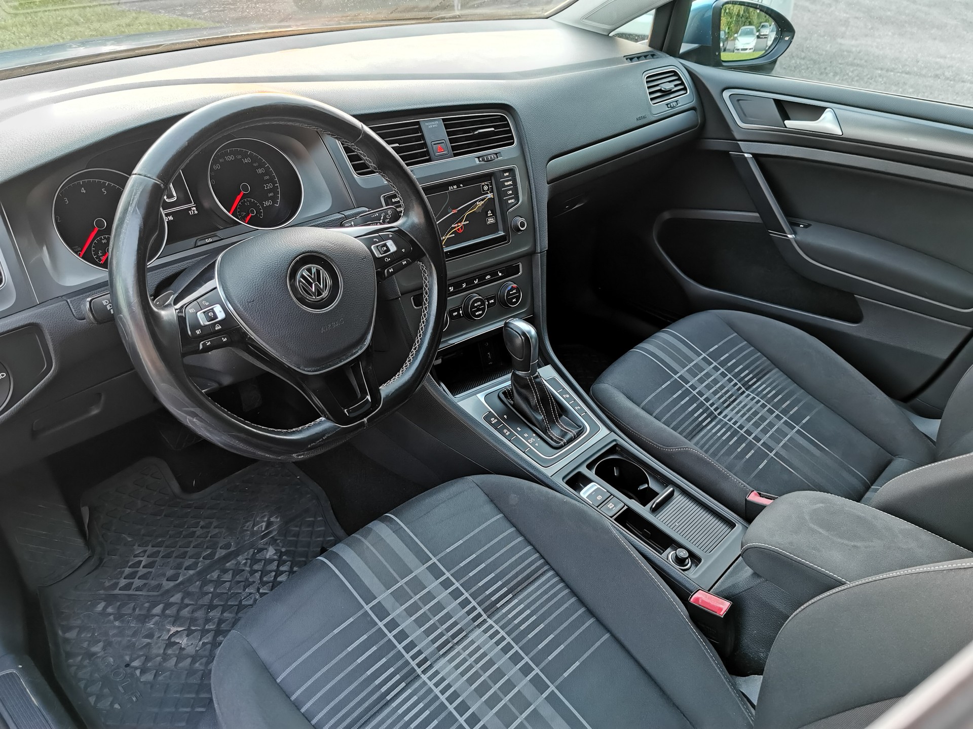 VW Golf Variant 1.4 TSI Lounge DSG-image-7