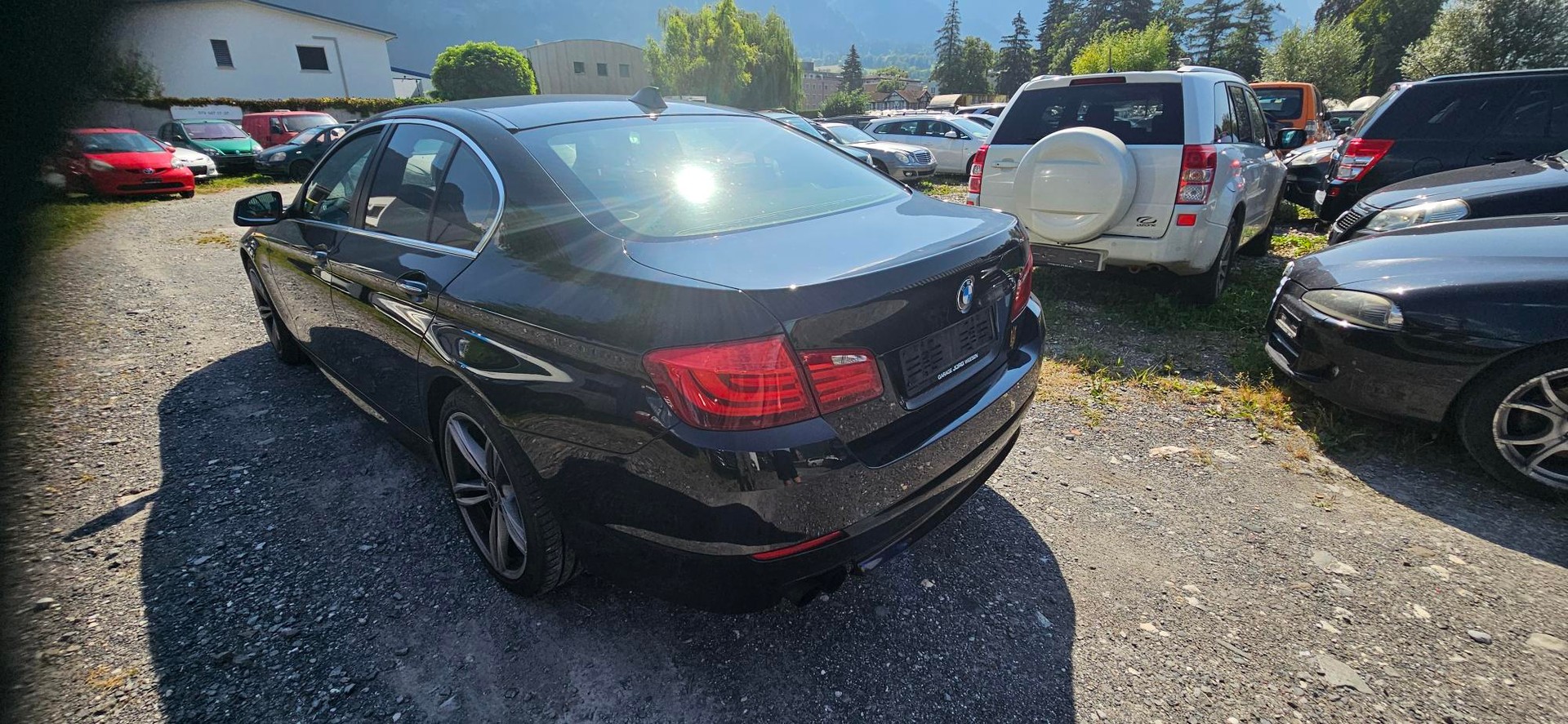BMW 528i-image-2