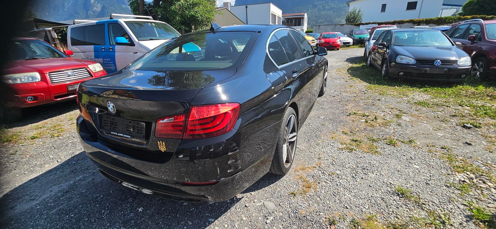 BMW 528i-image-6