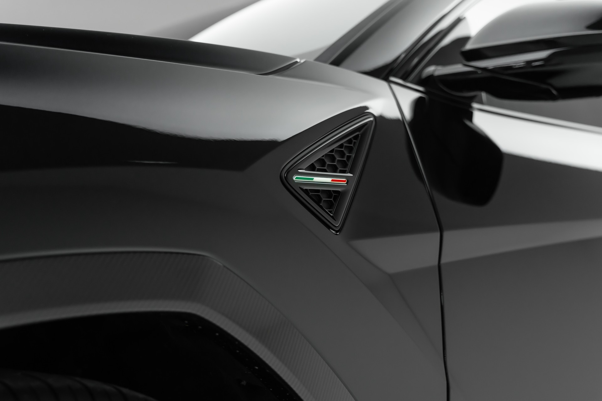 LAMBORGHINI Performante-image-17