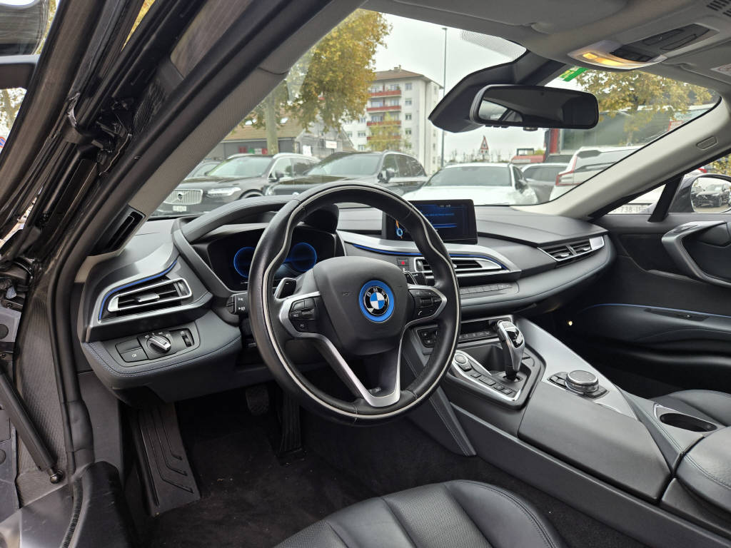 BMW i8 Coupé-image-5