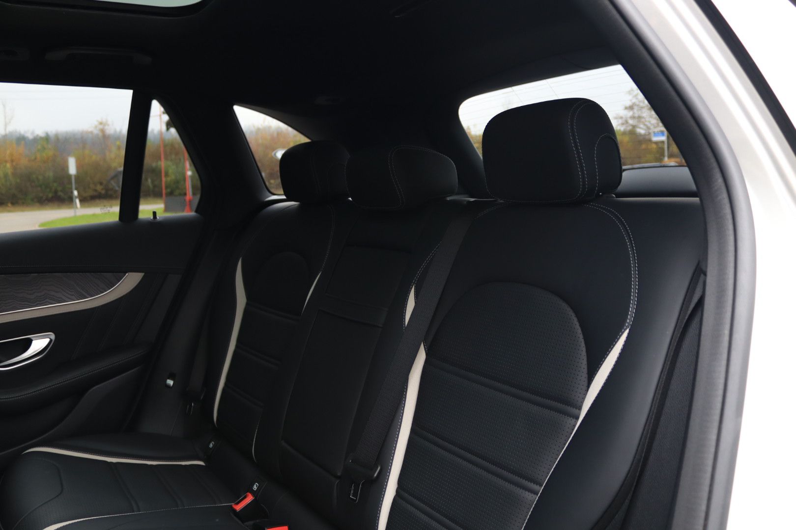 MERCEDES-BENZ GLC 63 S AMG 4Matic+ 9G-Tronic-image-15