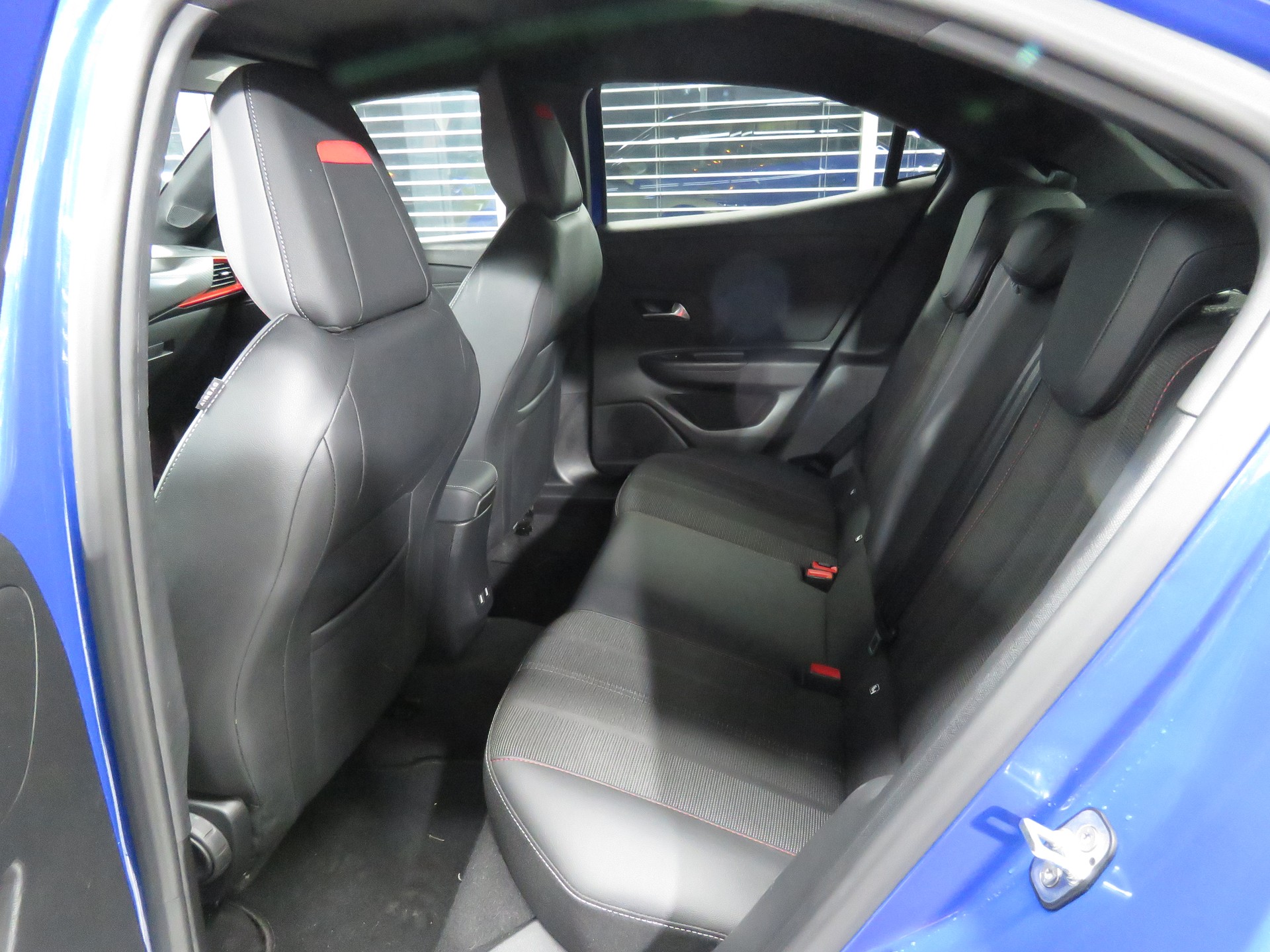 OPEL Mokka 1.2 Direct Injection Turbo GS Automat-image-8