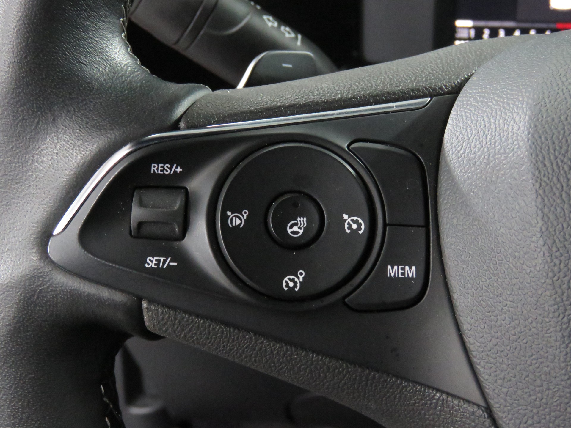 OPEL Mokka 1.2 Direct Injection Turbo GS Automat-image-17