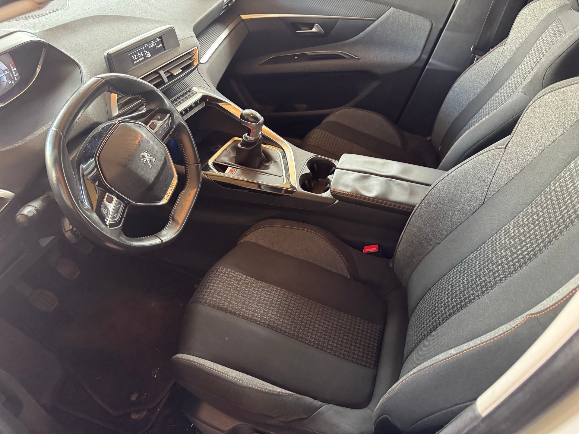 PEUGEOT 3008 1.2 PureTech Active-image-7