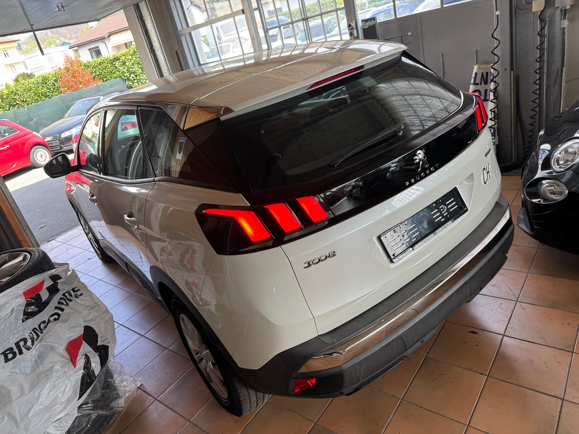 PEUGEOT 3008 1.2 PureTech Active-image-5