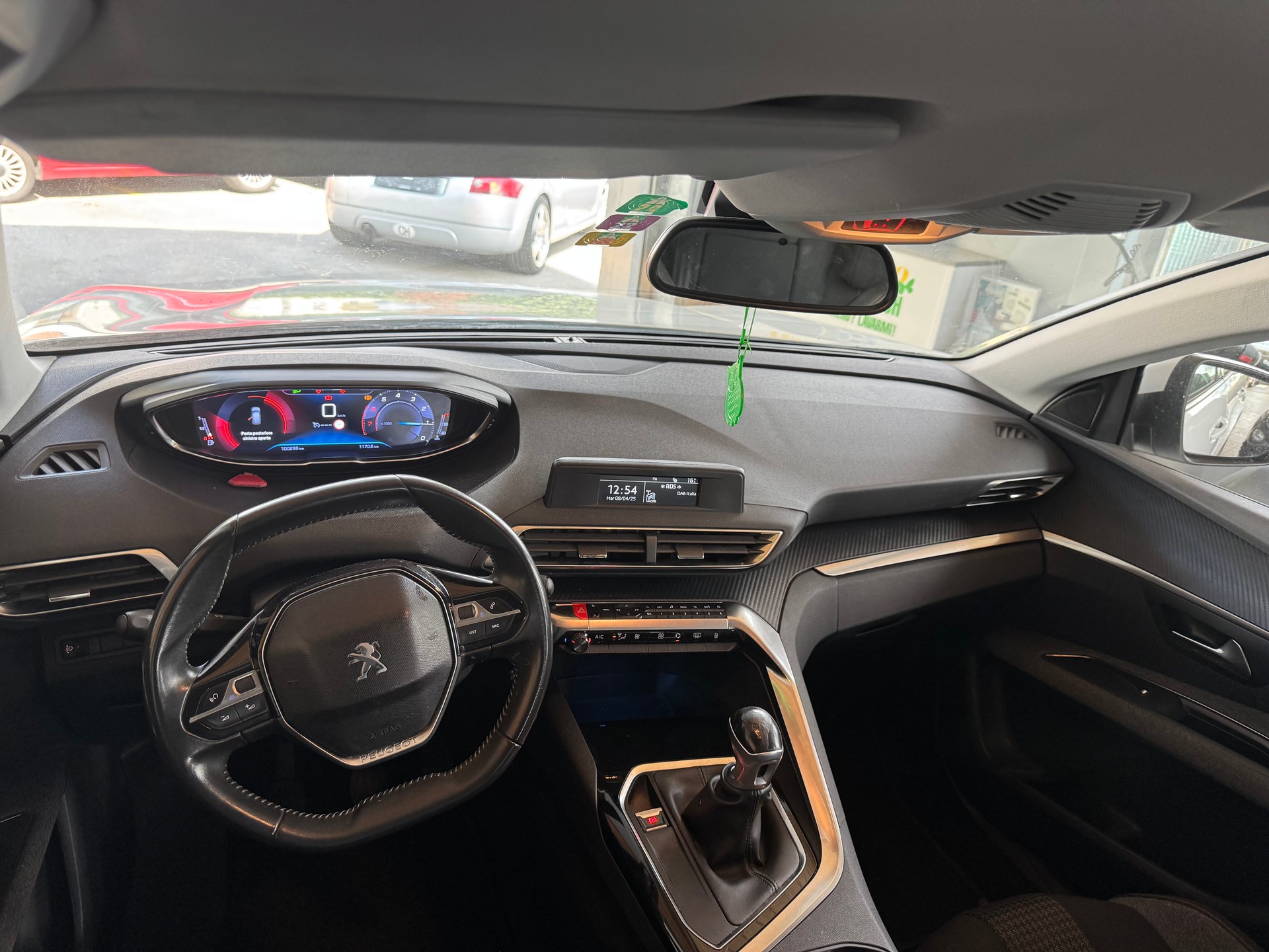 PEUGEOT 3008 1.2 PureTech Active-image-9