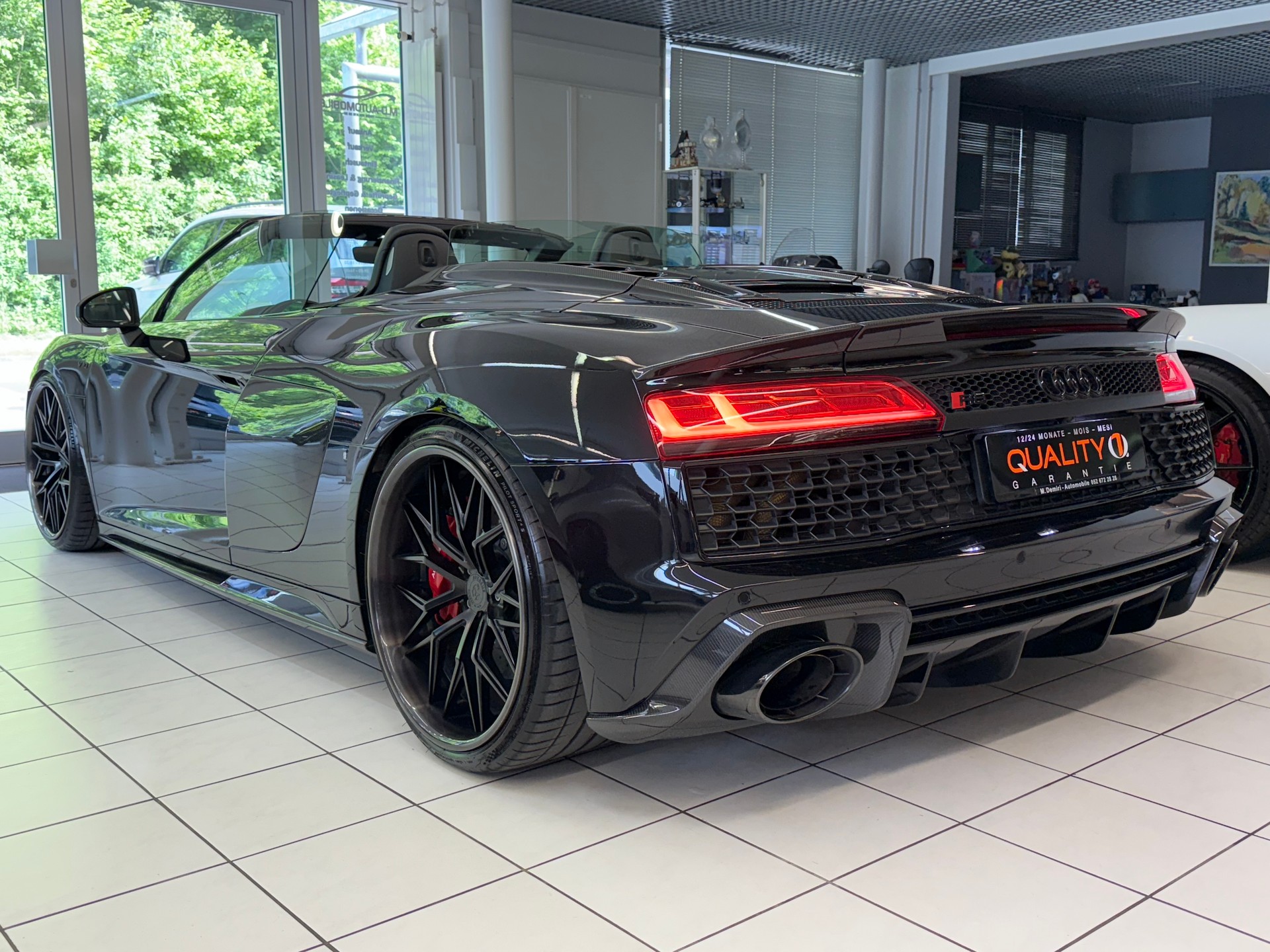 AUDI R8 Spyder performance S-Tronic-image-6