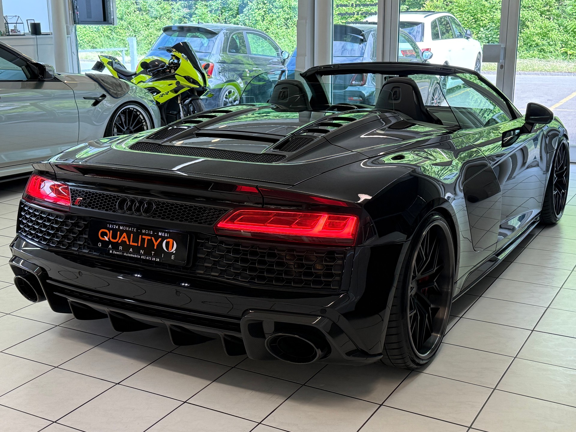 AUDI R8 Spyder performance S-Tronic-image-9