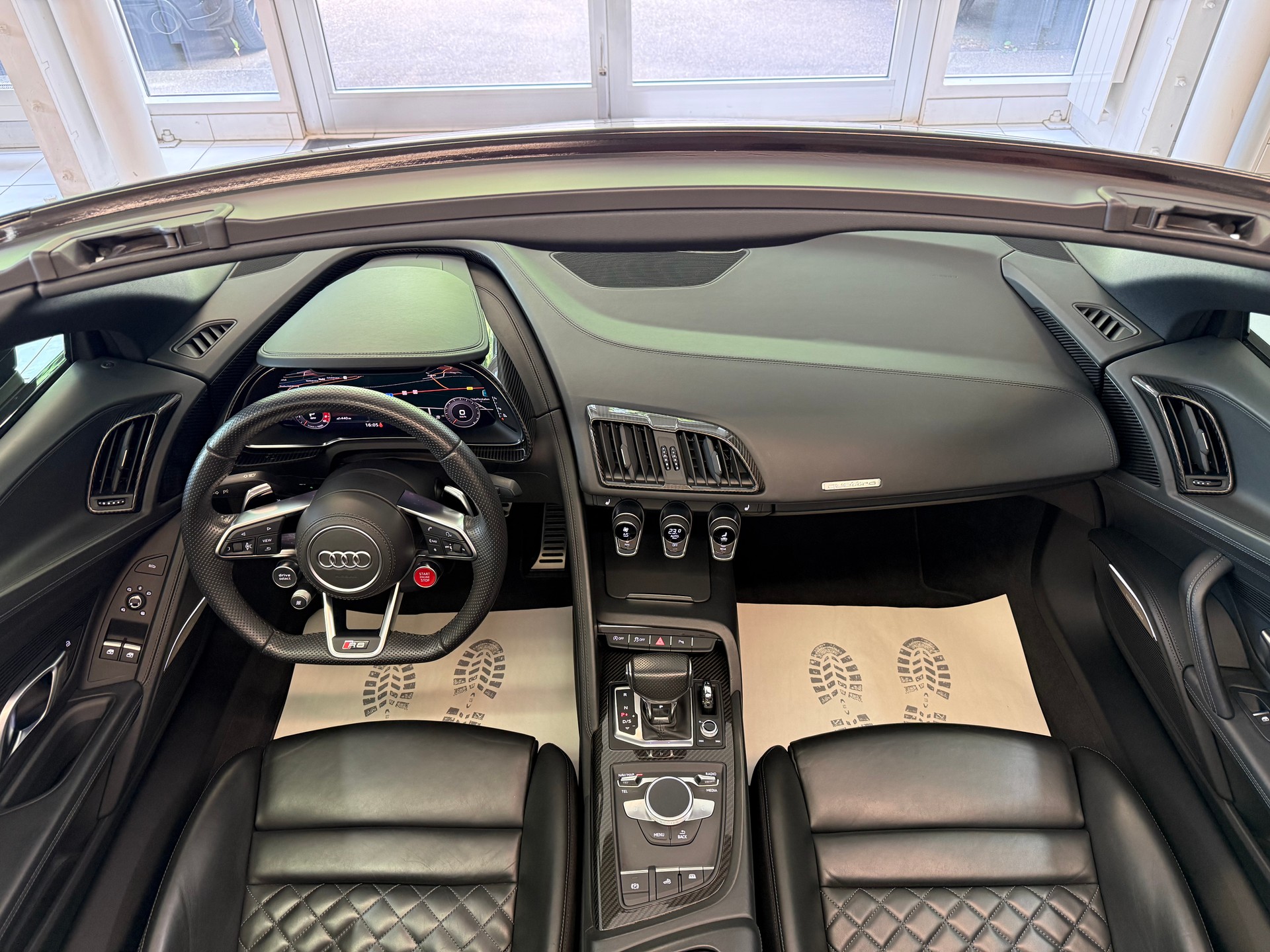 AUDI R8 Spyder performance S-Tronic-image-10