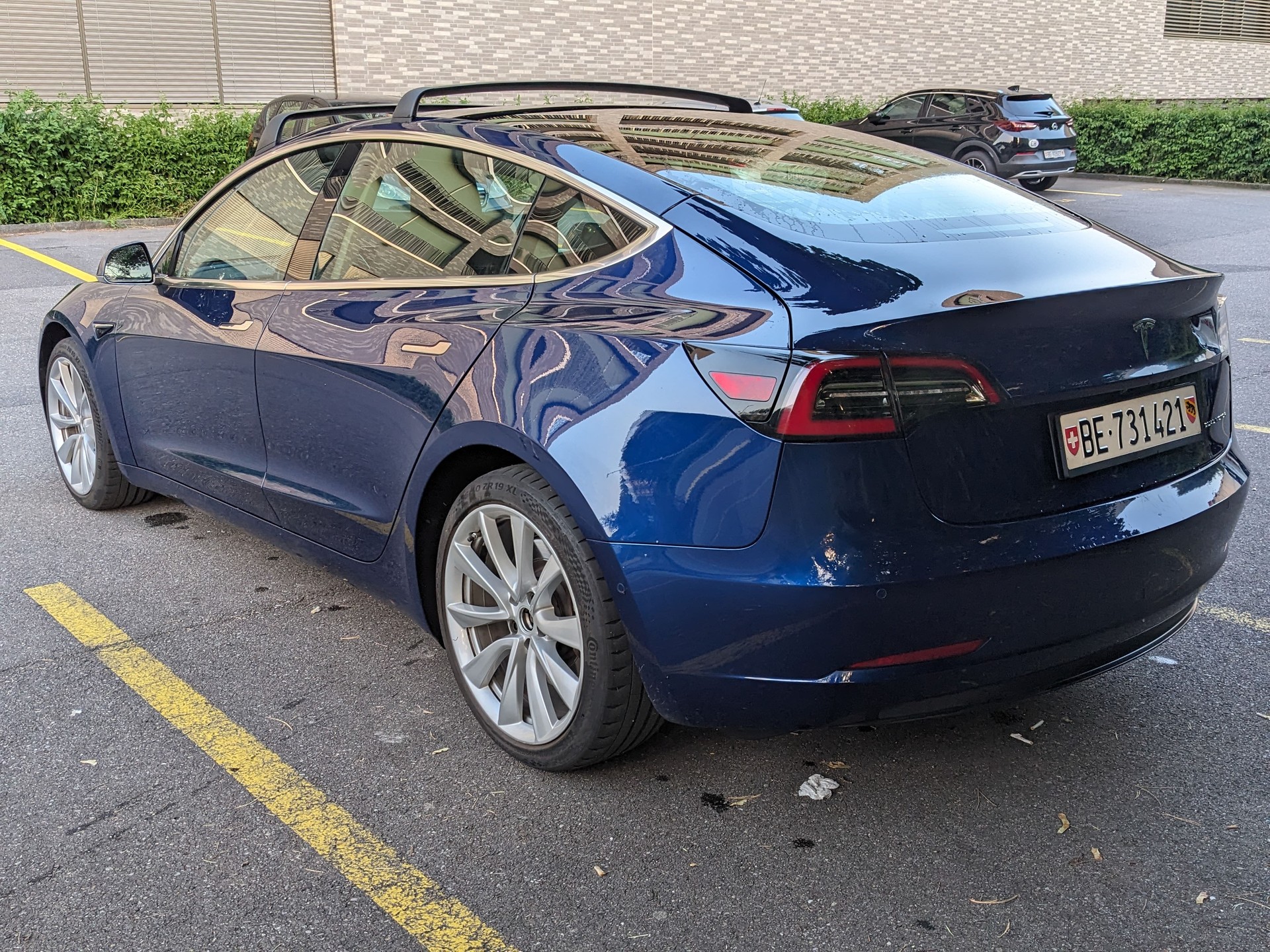 TESLA Model 3 Long Range Dual Motor AWD-image-3