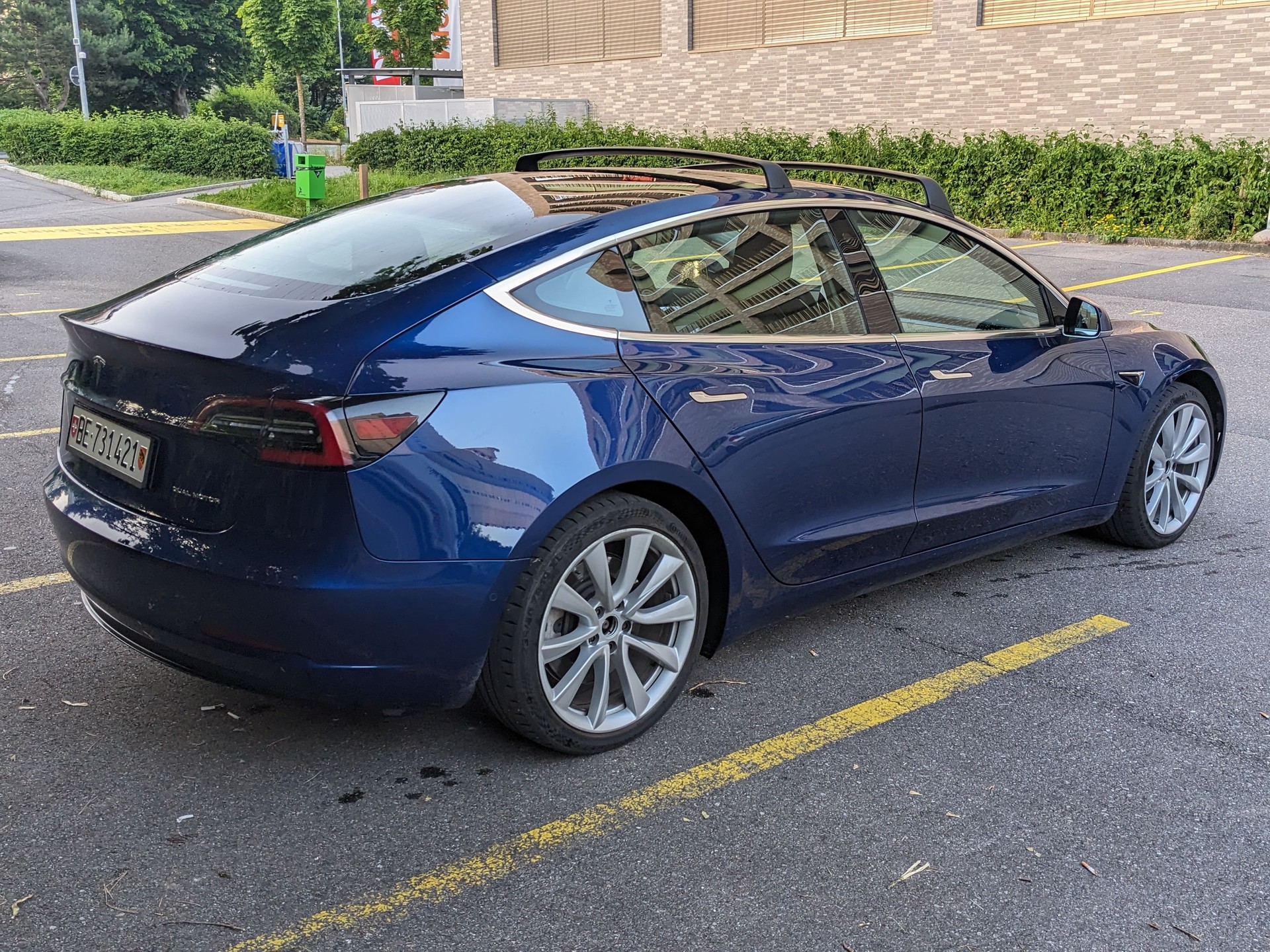 TESLA Model 3 Long Range Dual Motor AWD-image-2