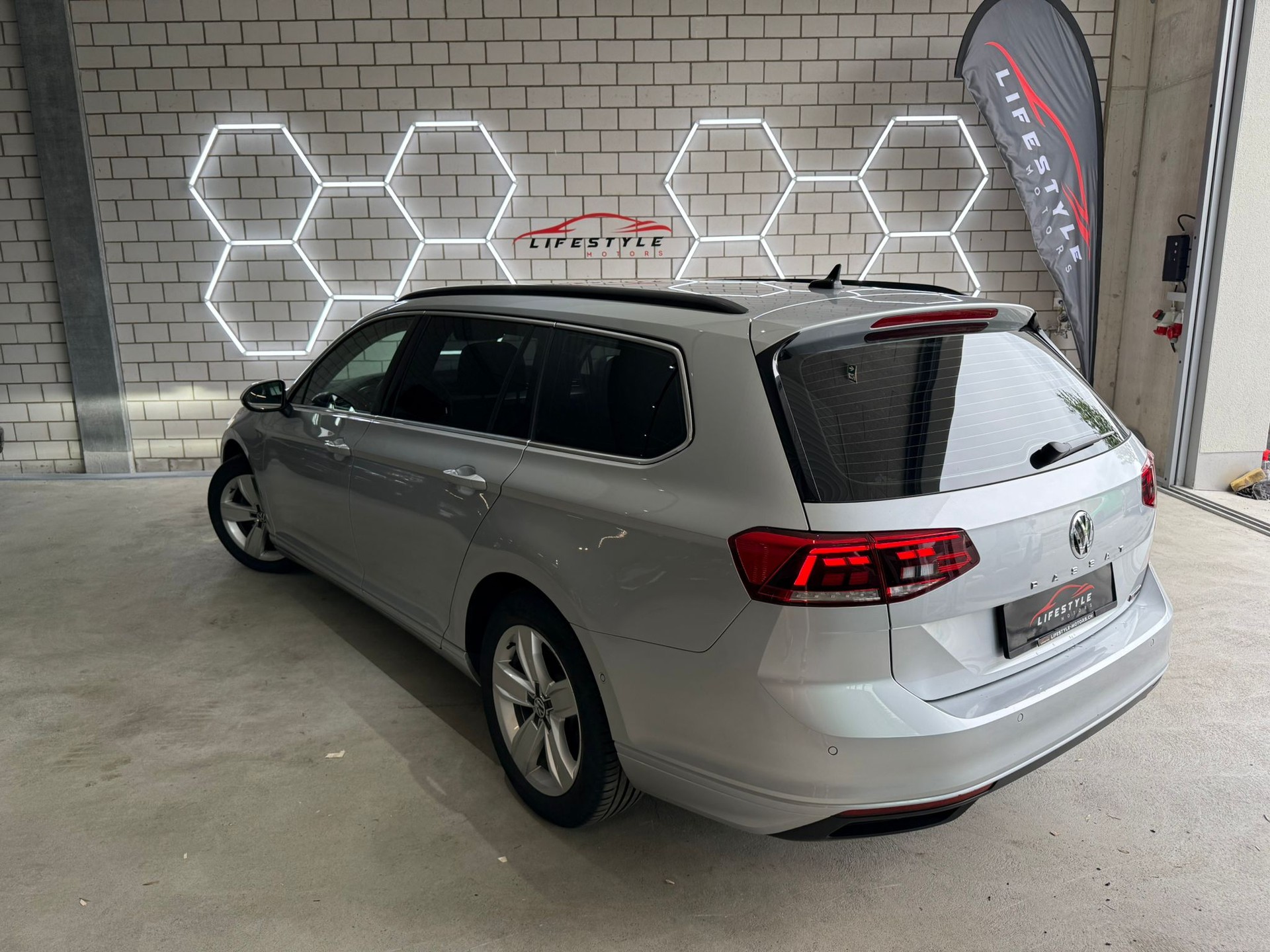 VW Passat 2.0 TDI BMT Business 4Motion DSG-image-2