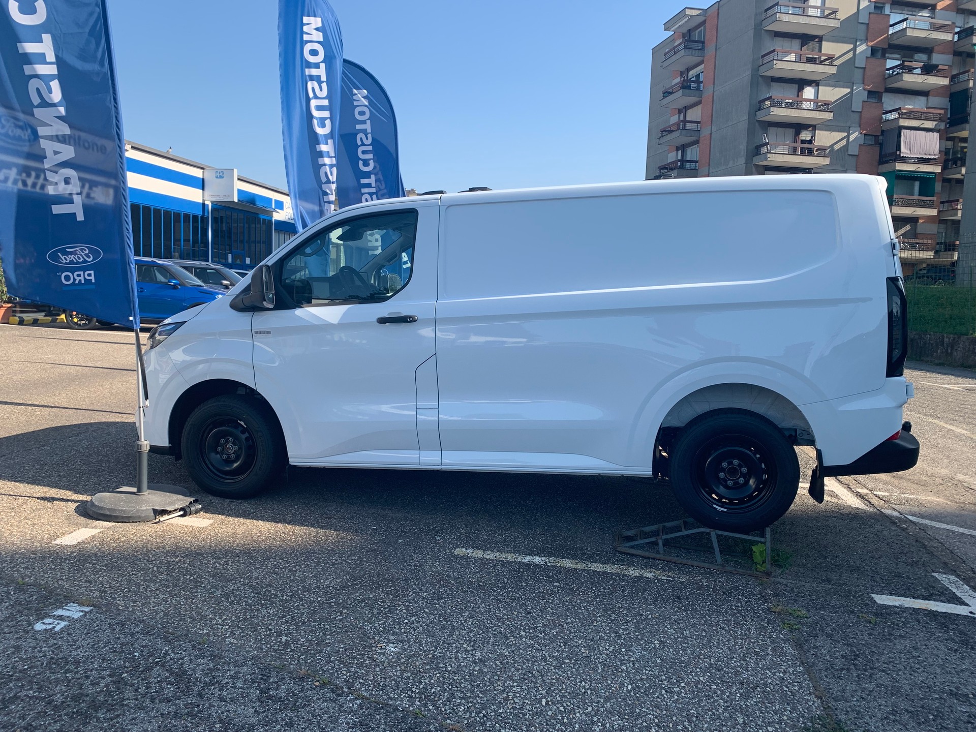 FORD Transit Custom Van 300 L1H1 Trend-image-2